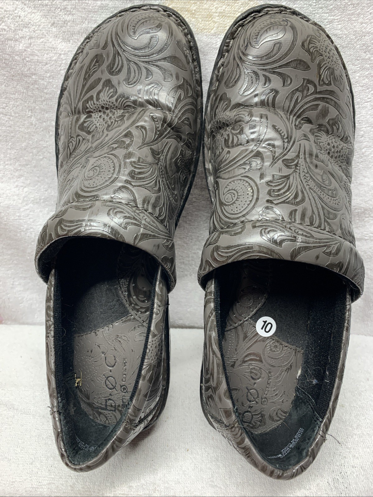 BOC Born Gray & Black Flower Print Clogs Nursing Women’s Size 10 M
