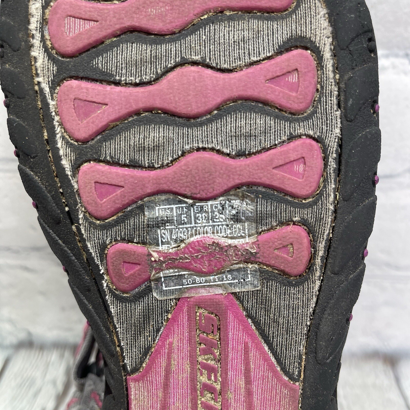 Skechers Reggae Sandals Women Size 9 Strappy Outdoor Lifestyle Hiking Walking
