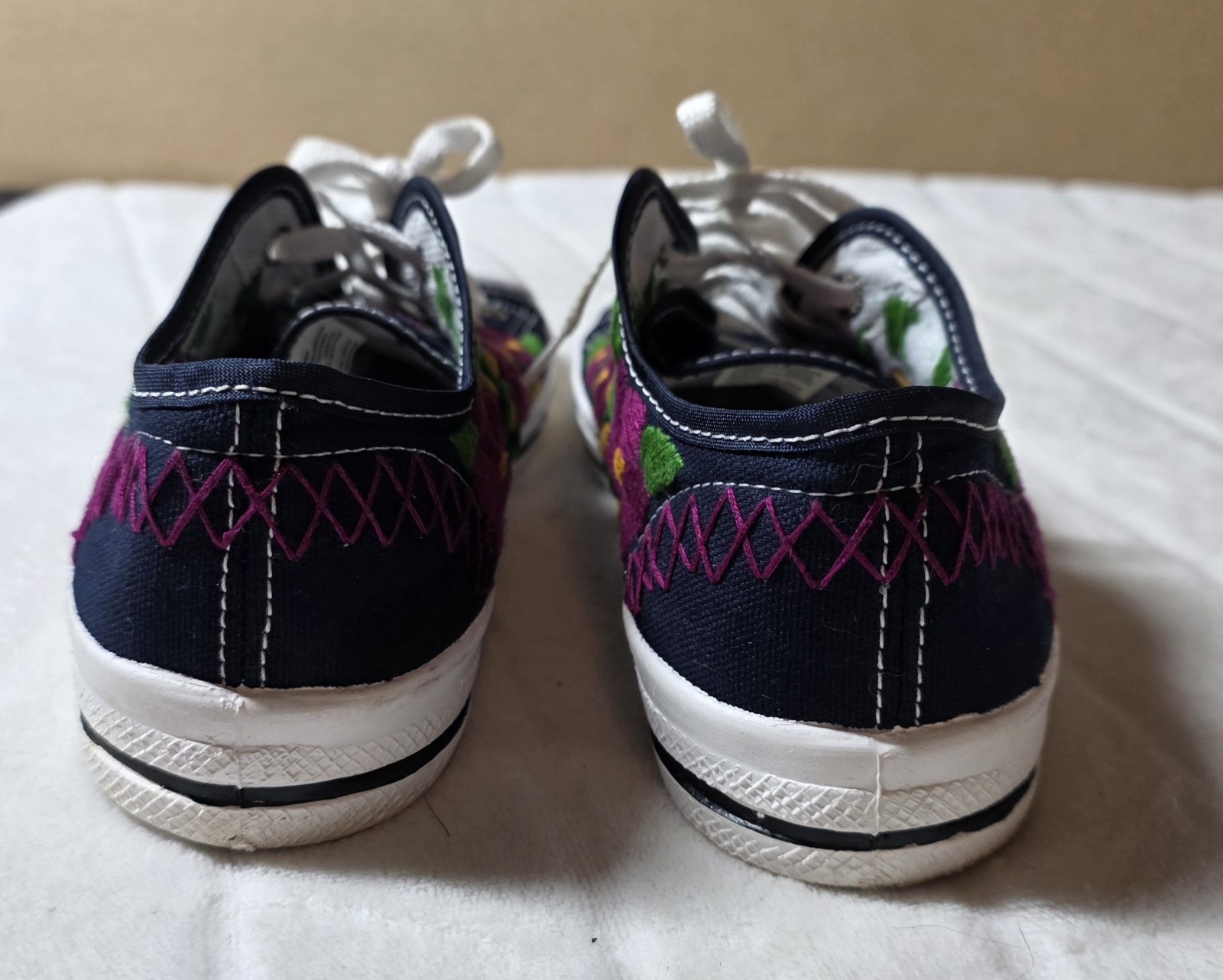 Mexican Artisanal Tennis Shoes Sz 7.5/8 Embroidered Flowers Cottage Core Boho