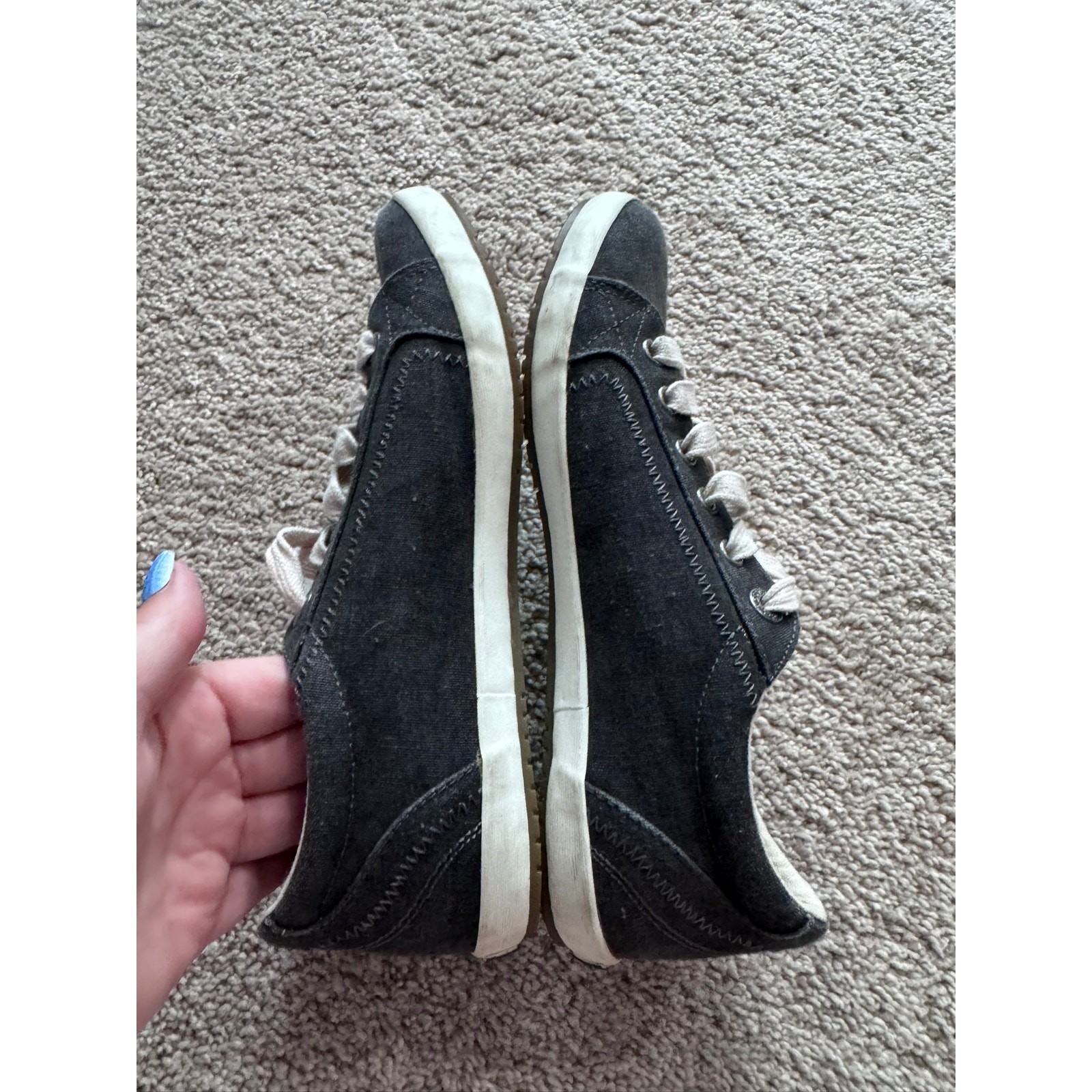 Taos Star Low Top Casual Sneakers Gray Charcoal Washed Canvas Women’s Size 8.5