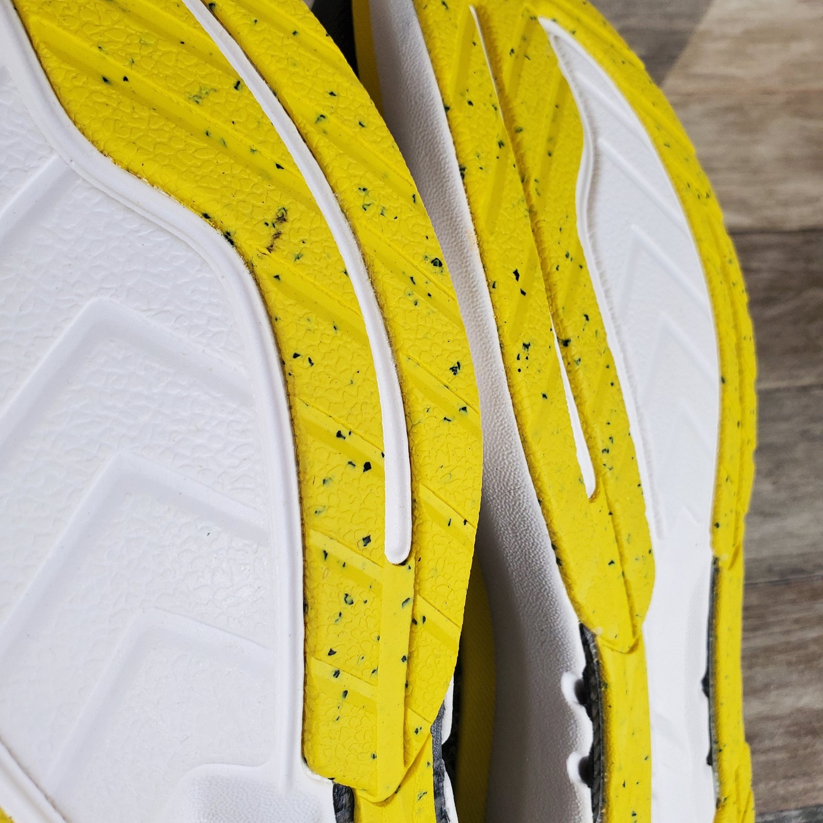 Rabbit Dream Chaser Womens Shoes Sz 10 Blasing Yellow Lace Up Round Toe Sneakers