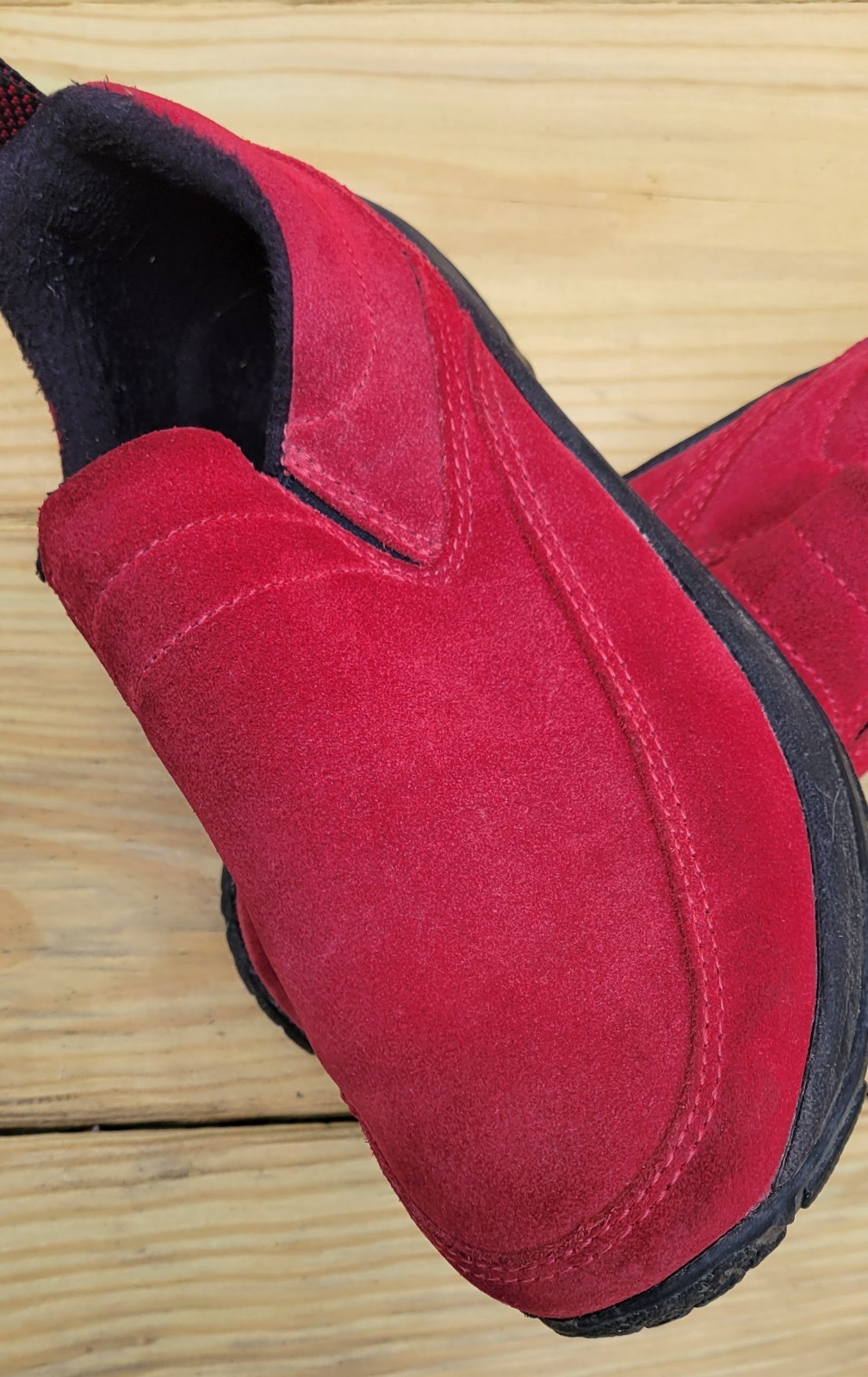 L.L. Bean Red Suede Women Moc Slip-on Walking Hiking Sz 6.5M