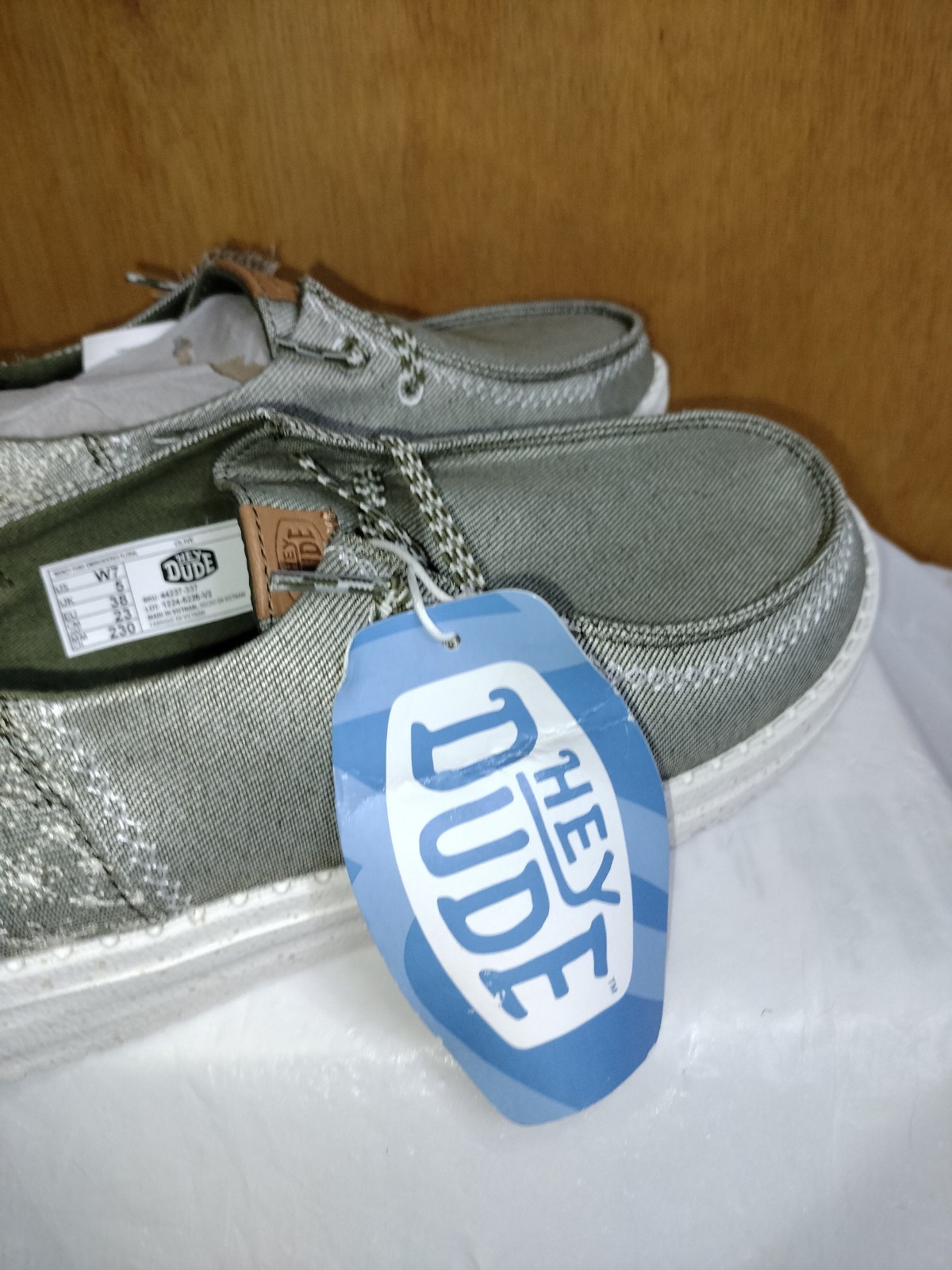 HEYDUDE Wendy Funk Embroidered Floral Olive Green Canvas Shoes Womens Size 7 NEW