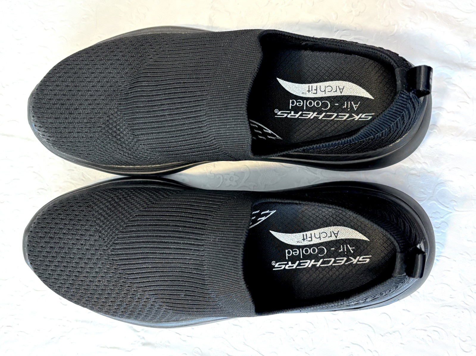 Sketchers GOwalk Air Cooled Slip-On Walking Shoes Womens Sz 7.5 Blk Mesh ArchFit