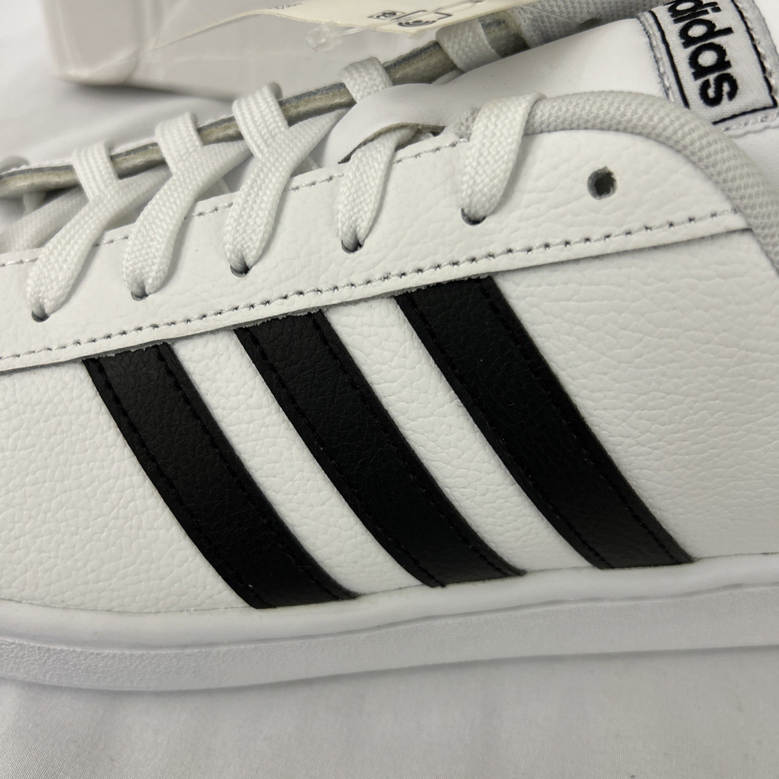 adidas Men’s Grand Court, Black/White, 11 M US F36392 – NEW! (7)