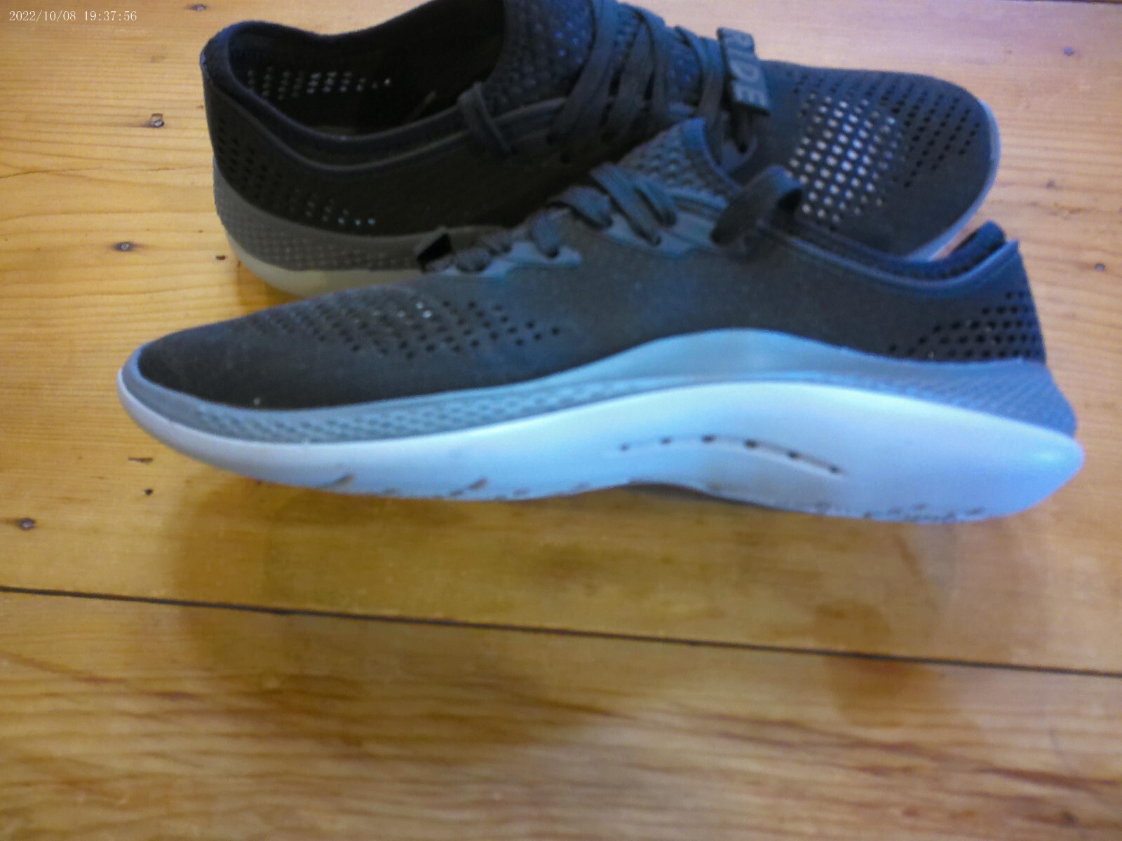 Crocs Literide 360 Pacer Sneakers Womens 10 Black Athletic Flexible Breathable
