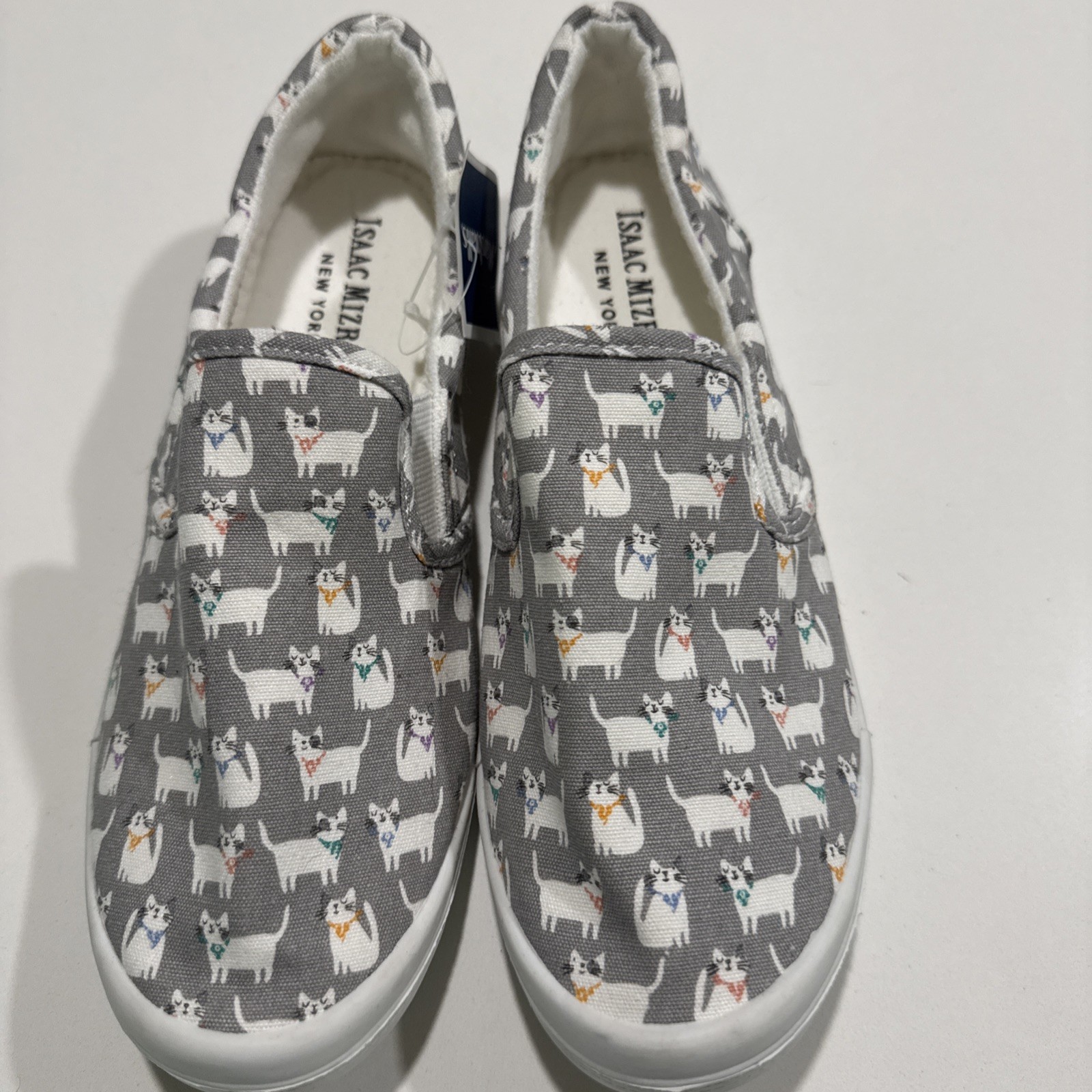 Isaac Mizrahi NWT Cat Sneakers Women’s 8M Slip On’s Canvas Gray With White Cats