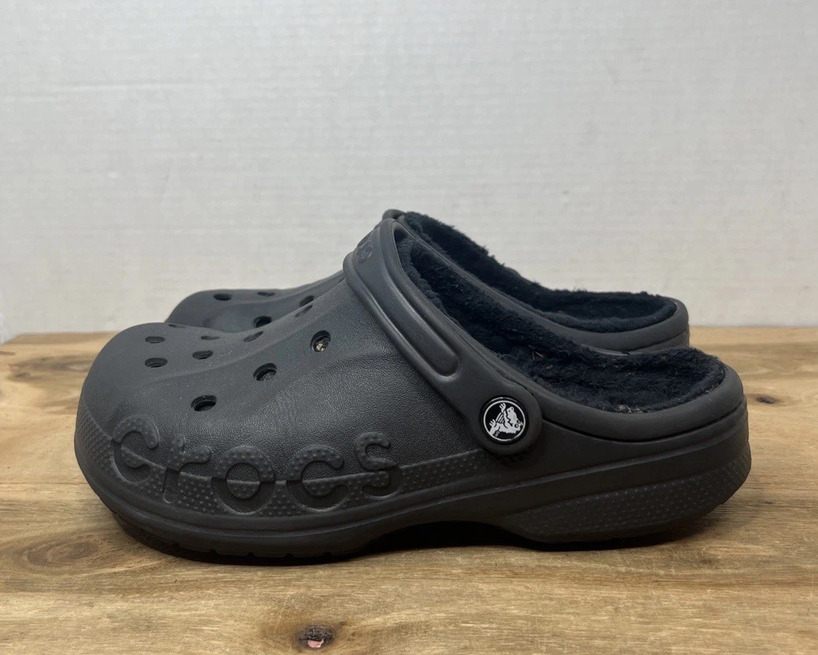 Crocs Baya Faux Fur Lined Logo Slip On Clogs Shoes Men 6/ Women’s 8 Black