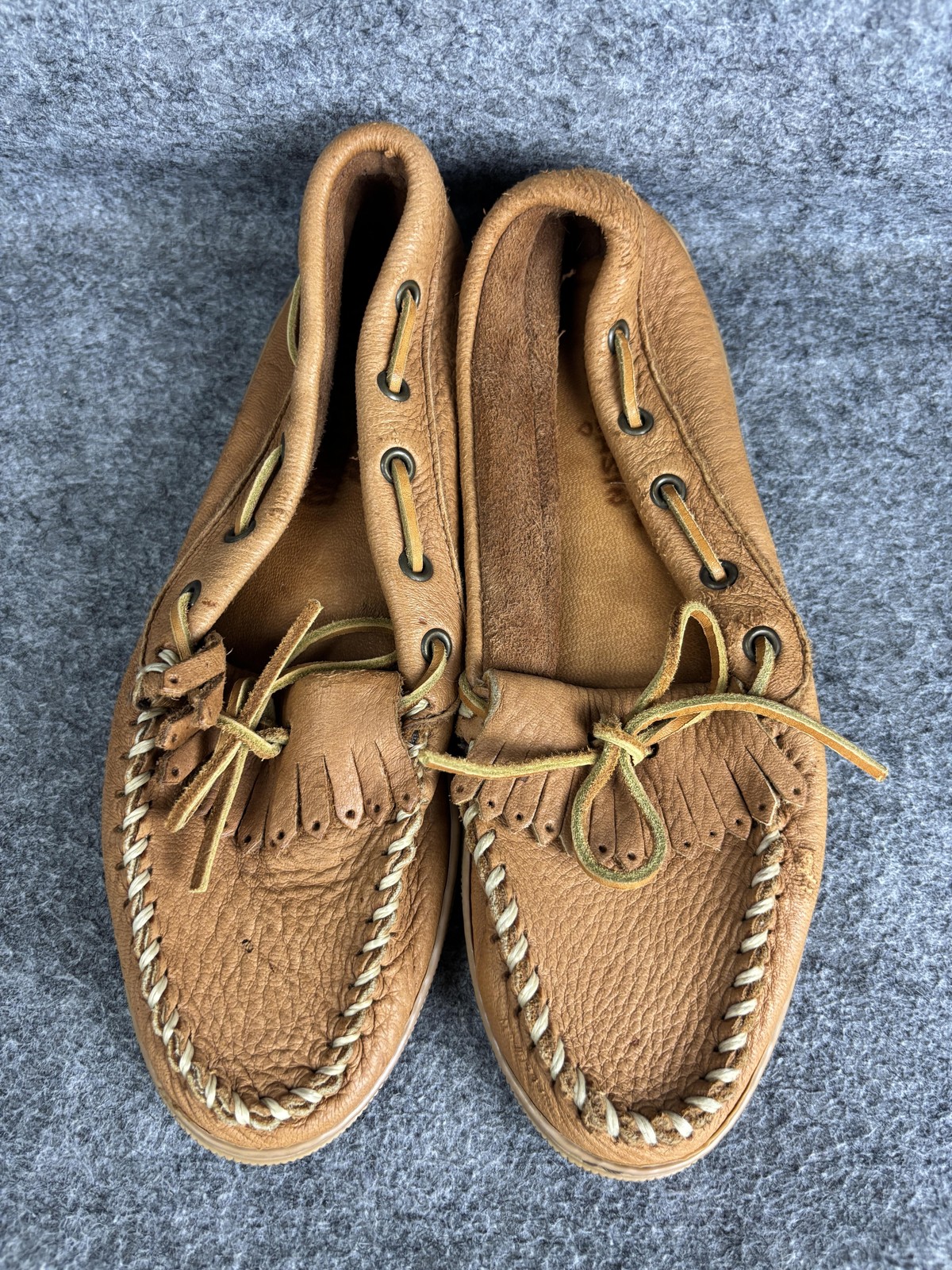 Minnetonka Moosehide Classic Loafer Womens Size 8.5 Brown Slip On USA Moccasin