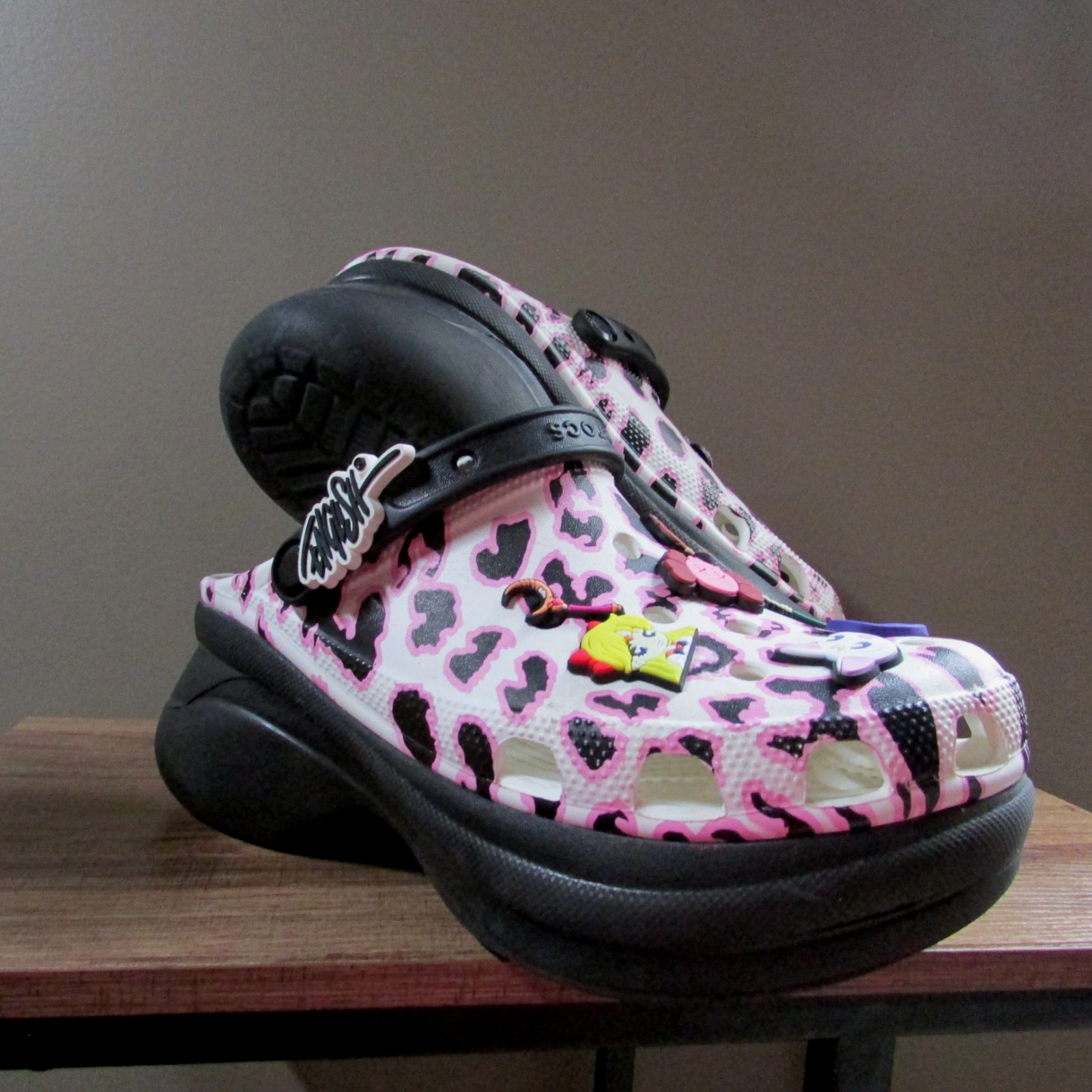 CROCS Ron English Party Animals Bae Limited Edt platform leopard/jibbitz clogs 9