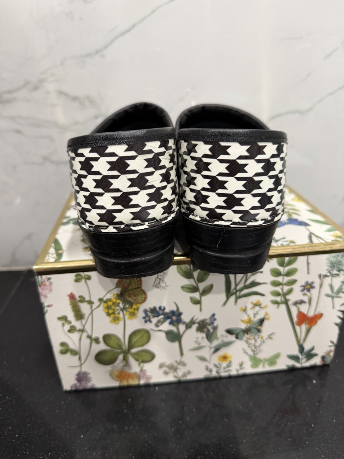 Sanita The Original Danish Clogs Womens Size EU 39 US 8.5 Black White
