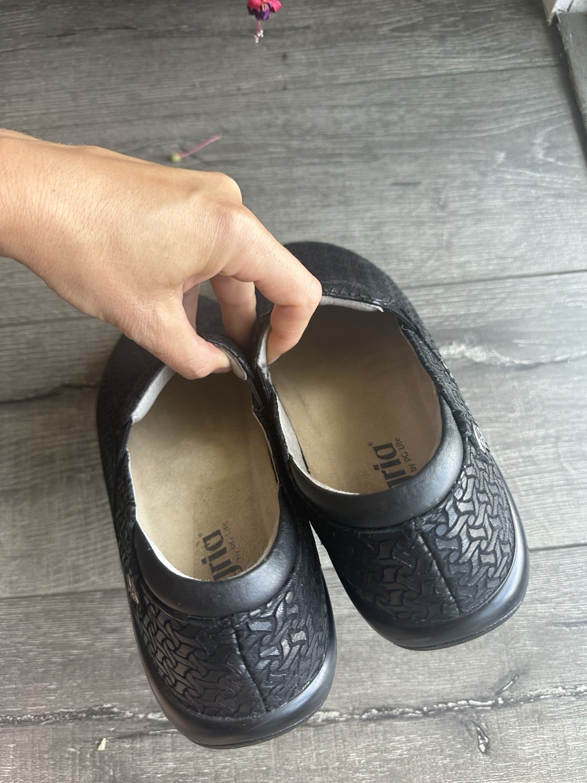 Alegria Keli Women’s Black Geometric Leather Slip-On Slip Resistant 40