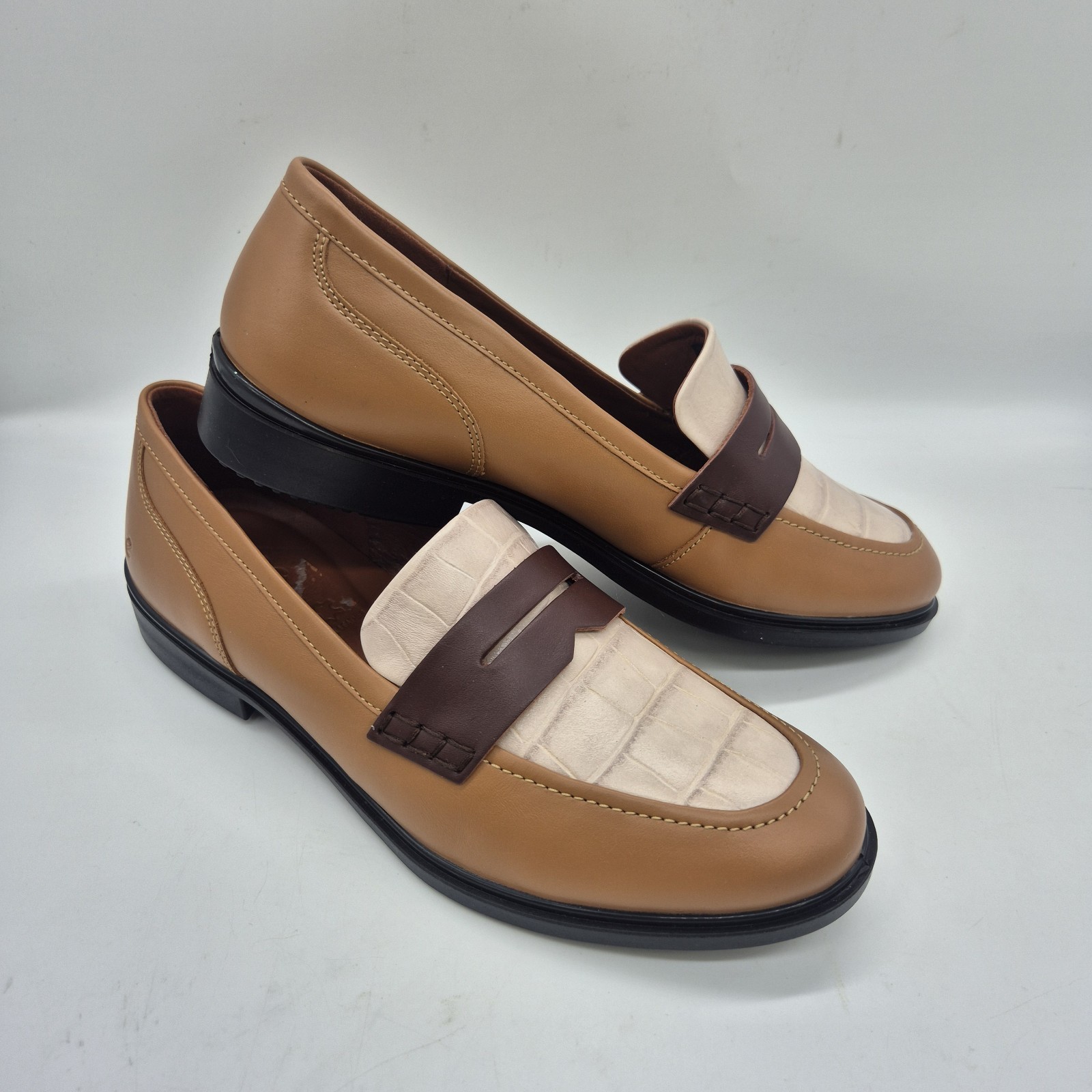 ECCO Women’s Loafers Size 39 Dress Classic 15 Leather Tan Preppy Stone Croc 311