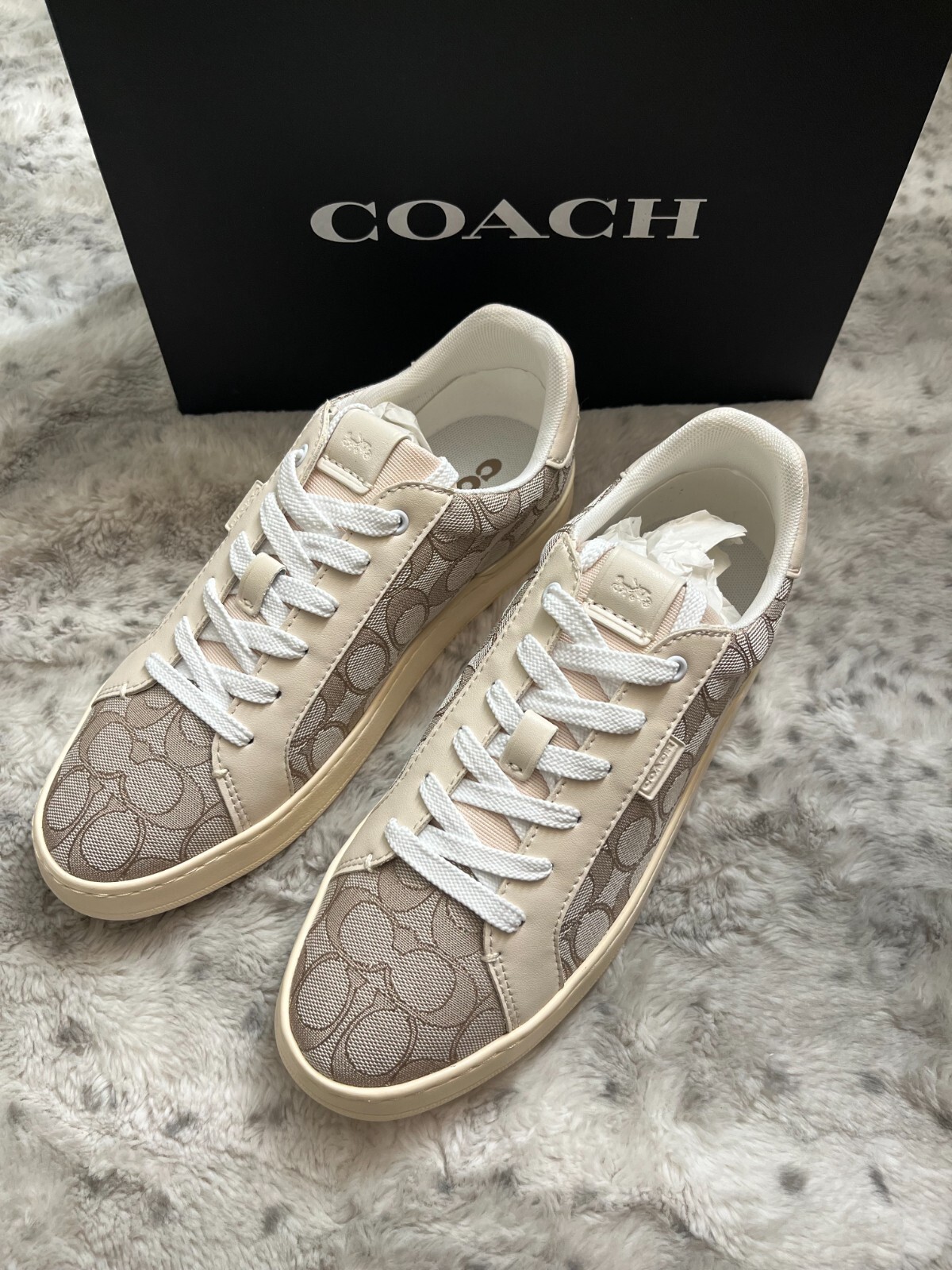 Coach Lowline Luxe Signature Jacquard Low Top Sneaker MSRP$155 CHIC & STYLISH