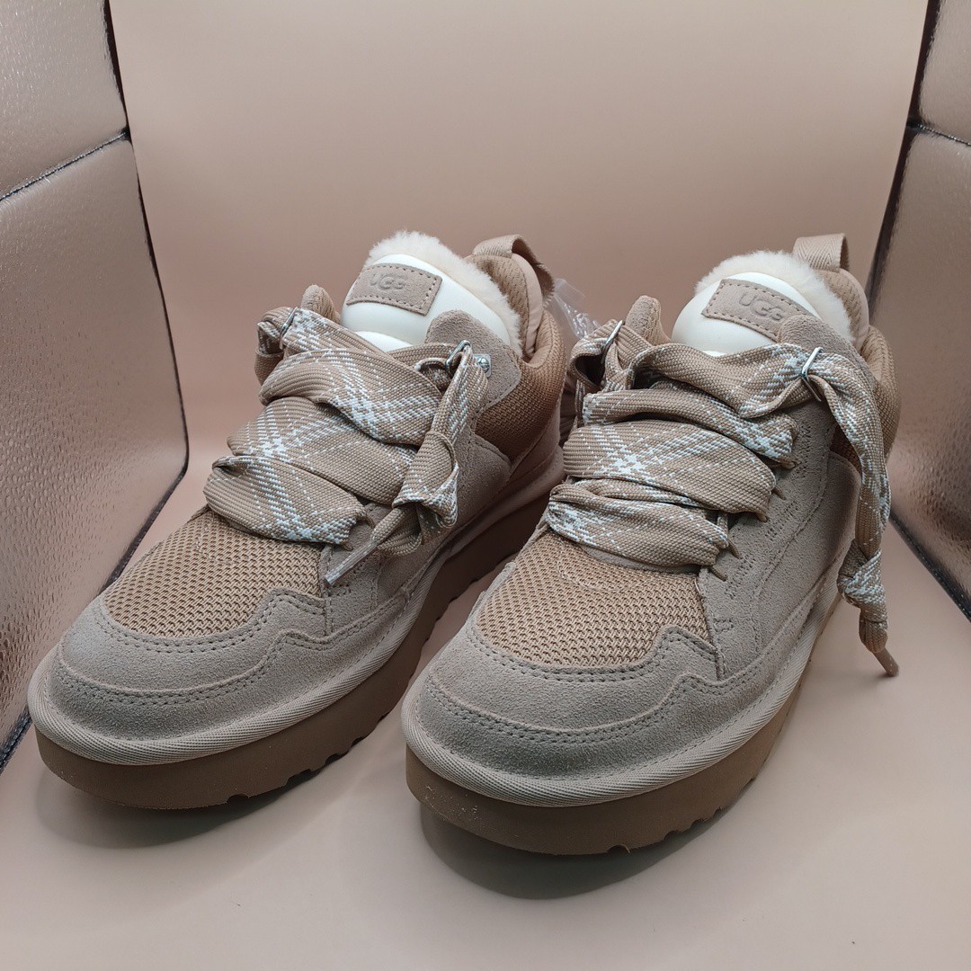 UGG Womens Lowmel Shoes In Sand Size 11 US