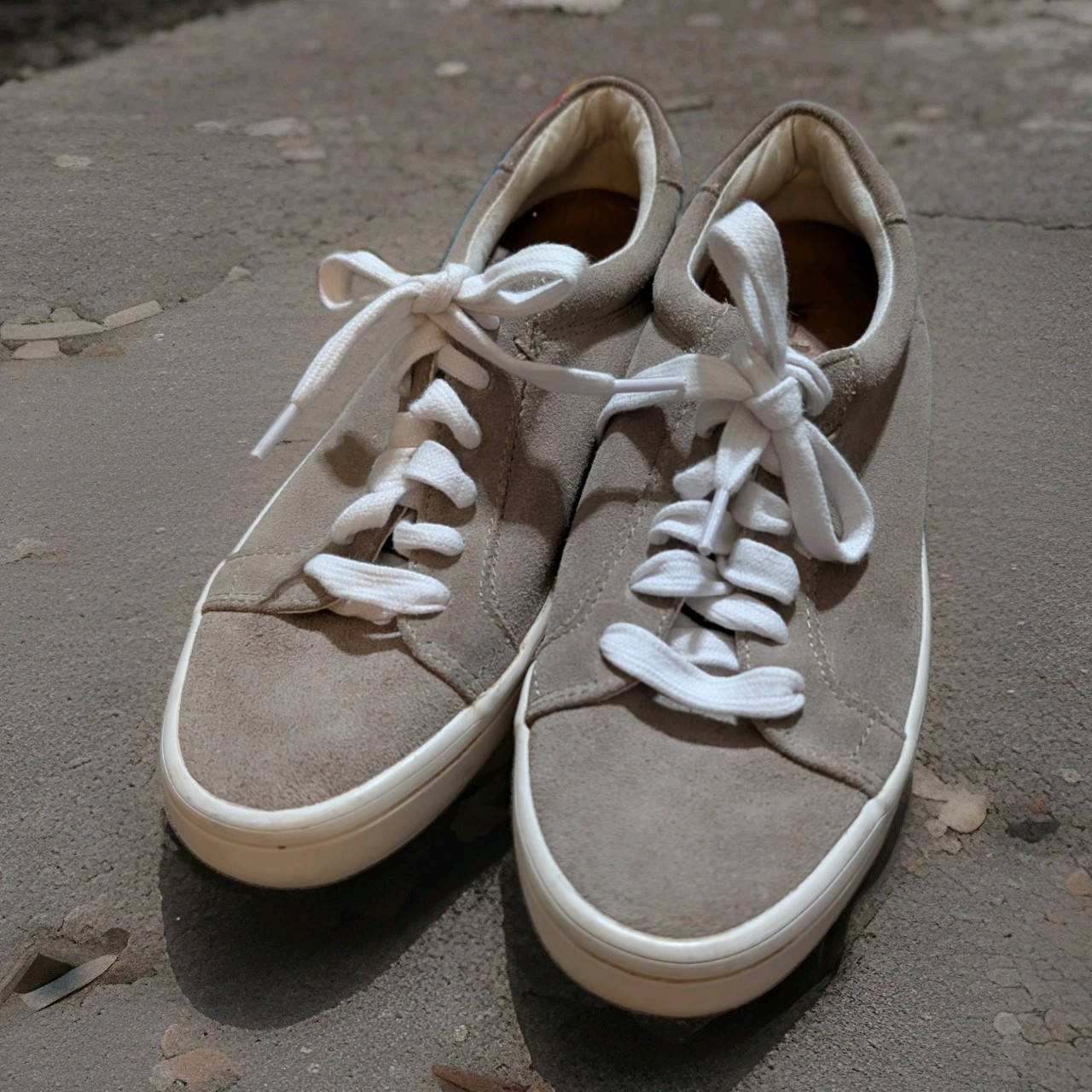 Frye Kerry Low Lace Suede Sneakers Ash Taupe Beige Tennis Shoes Womens 7M