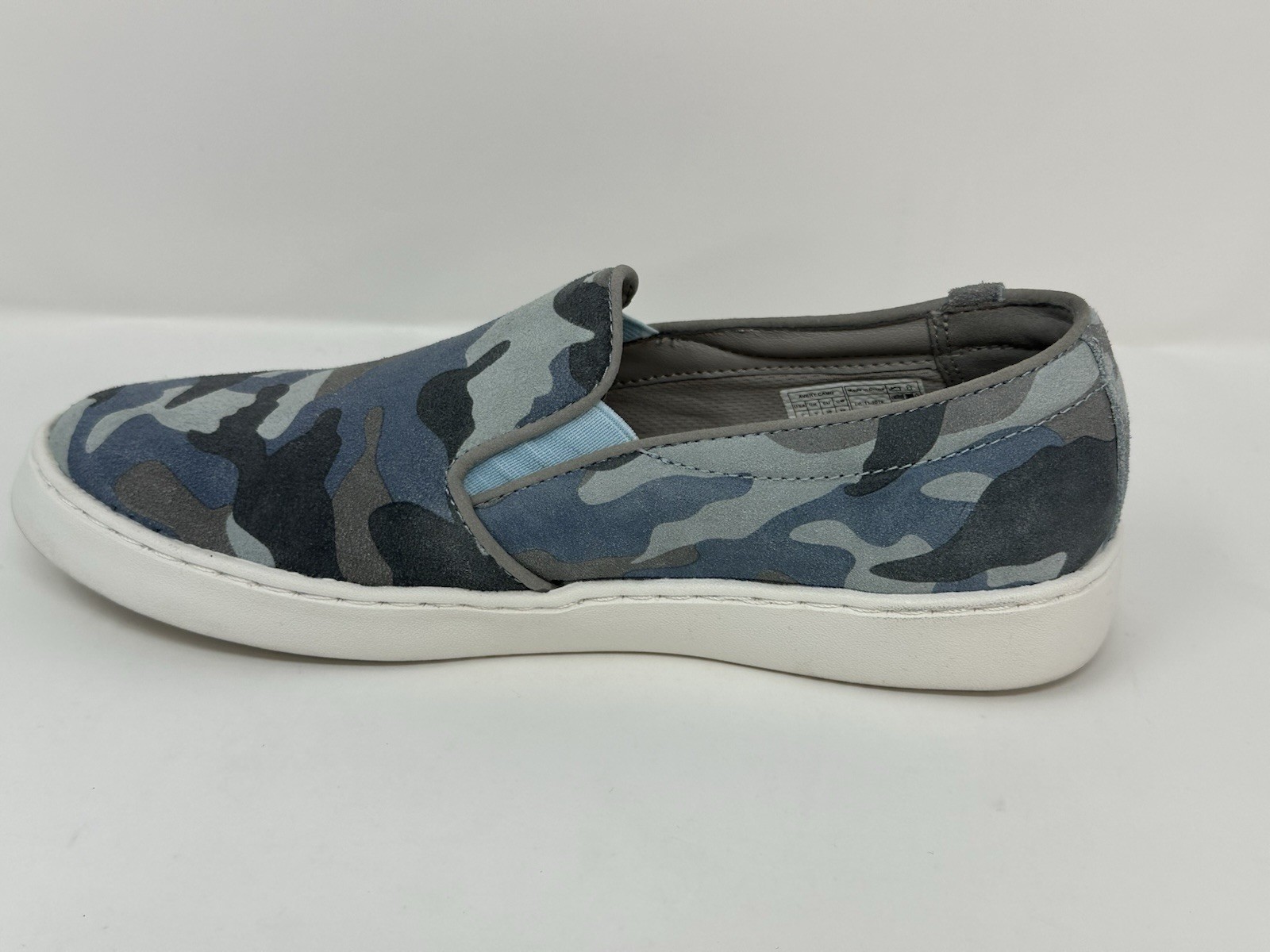 Vionic Avery Camo Grey Suede Slip On Sneaker Womens Sz 7 Vio-Grip Slip Resistant