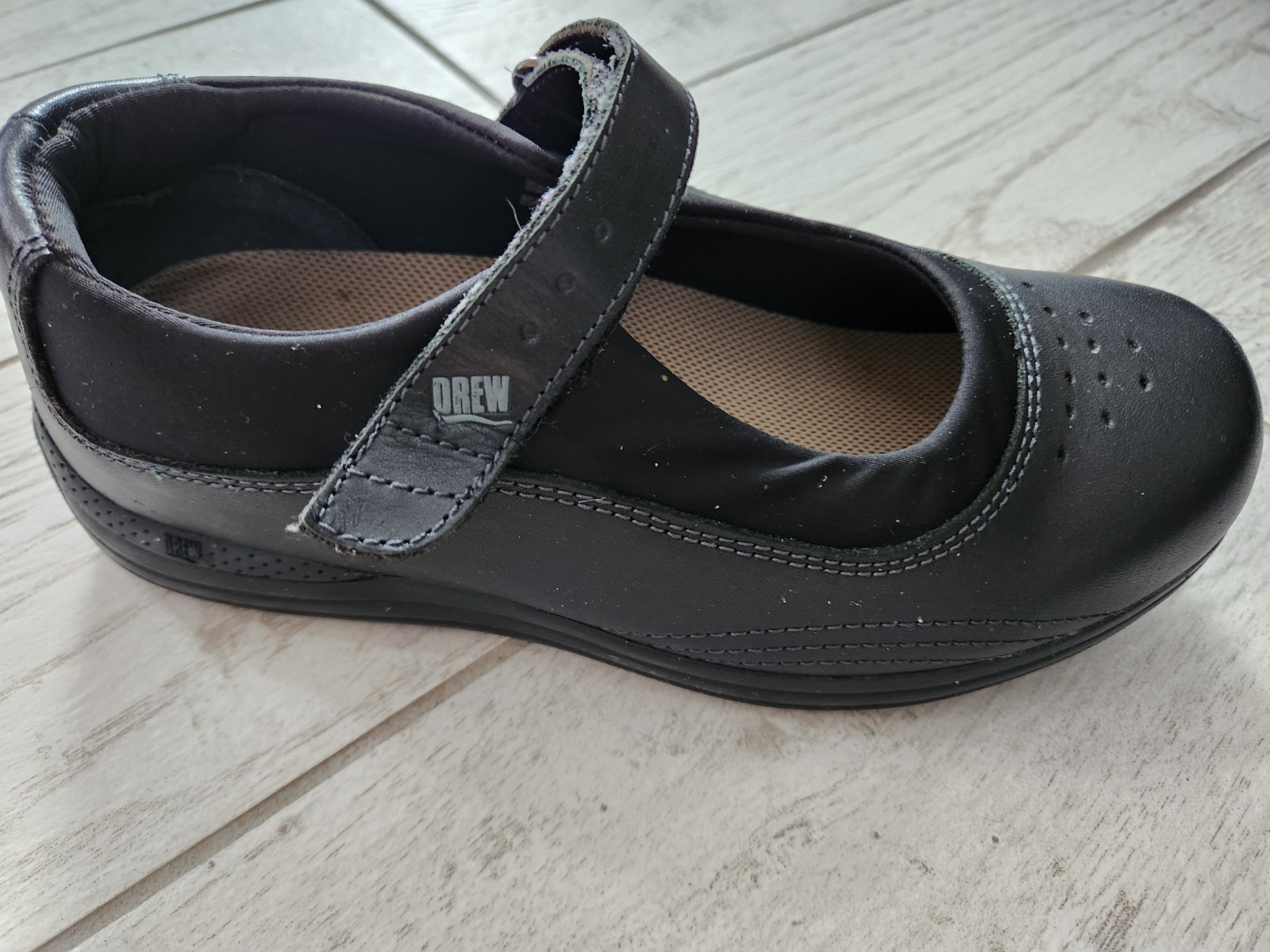Drew Rose Women’s Black Leather Adjustable Comfort Mary Jane Shoes Size 6.5 WW