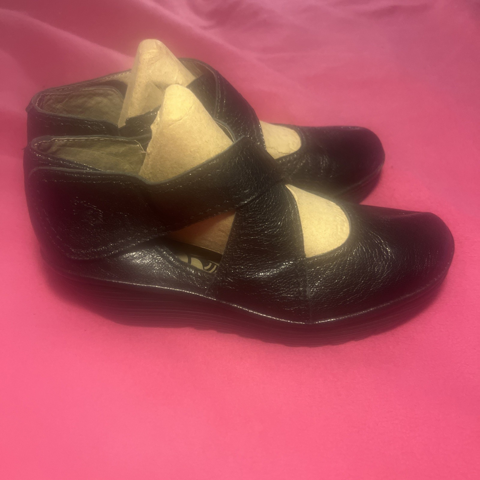 Women’s FLY LONDON Yogo Platform WEDGE Criss Cross Mary Jane Black Shoe 38/7
