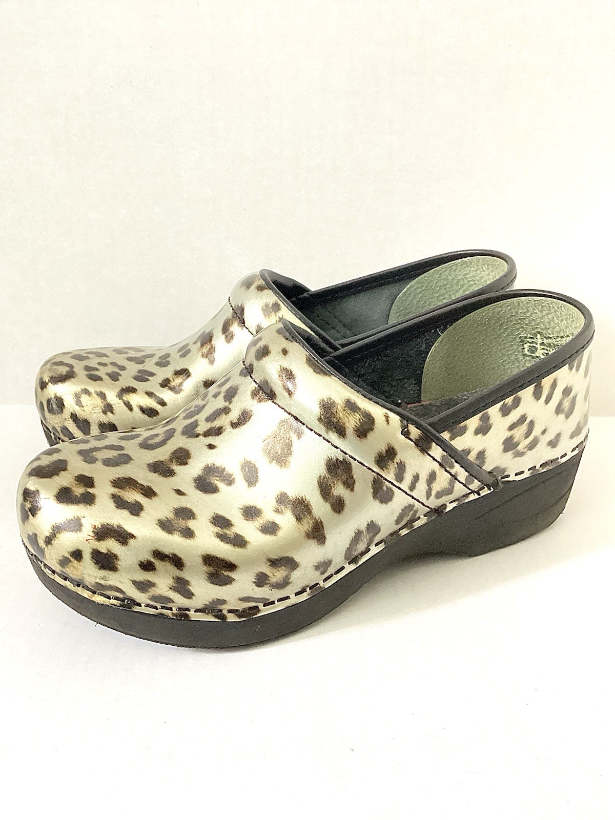 Dansko XP Clogs EU 38 Animal Print Professional Nursing Comfort (Retired)
