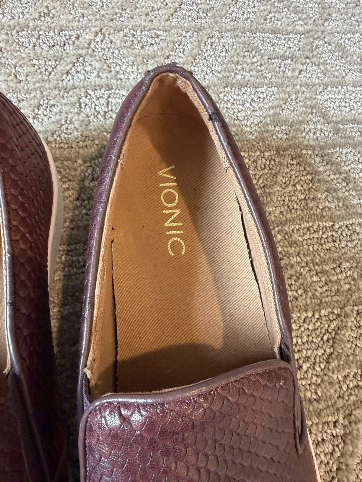 Vionic Women’s Burgundy Snake Skin Slip-On Comfort Shoes 8 M White Sole NWD