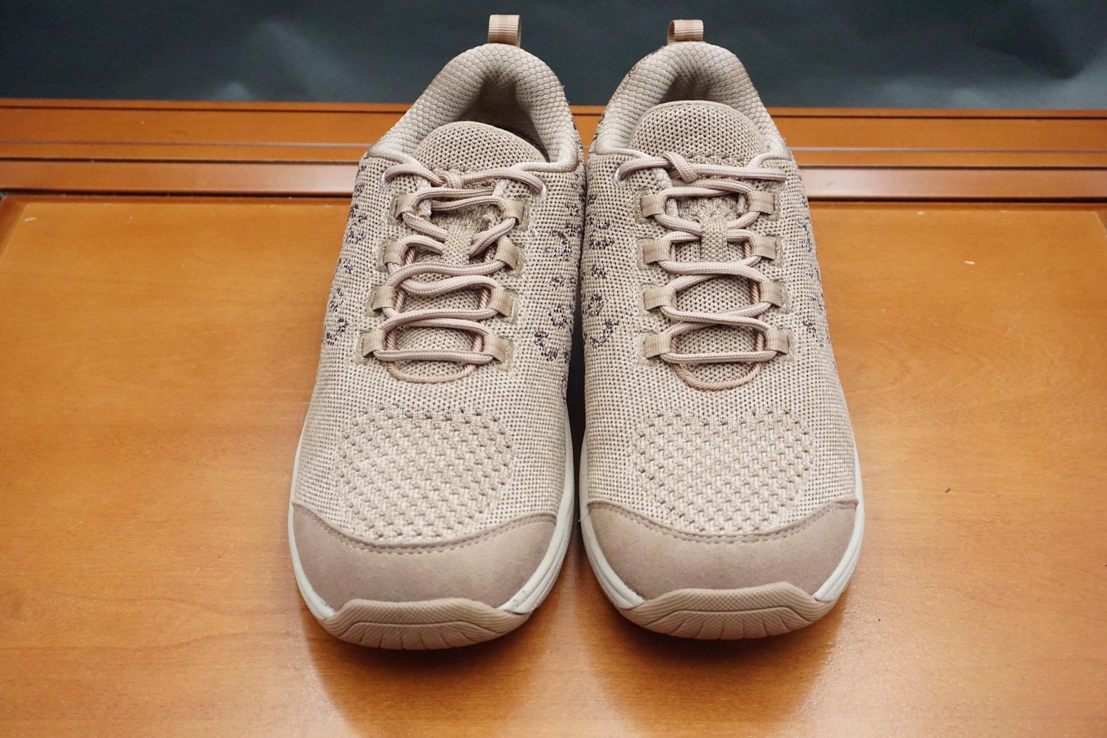 Orthofeet Coral Shoes Womens 9.5 Wide Beige Mesh Animal Print Casual Sneaker