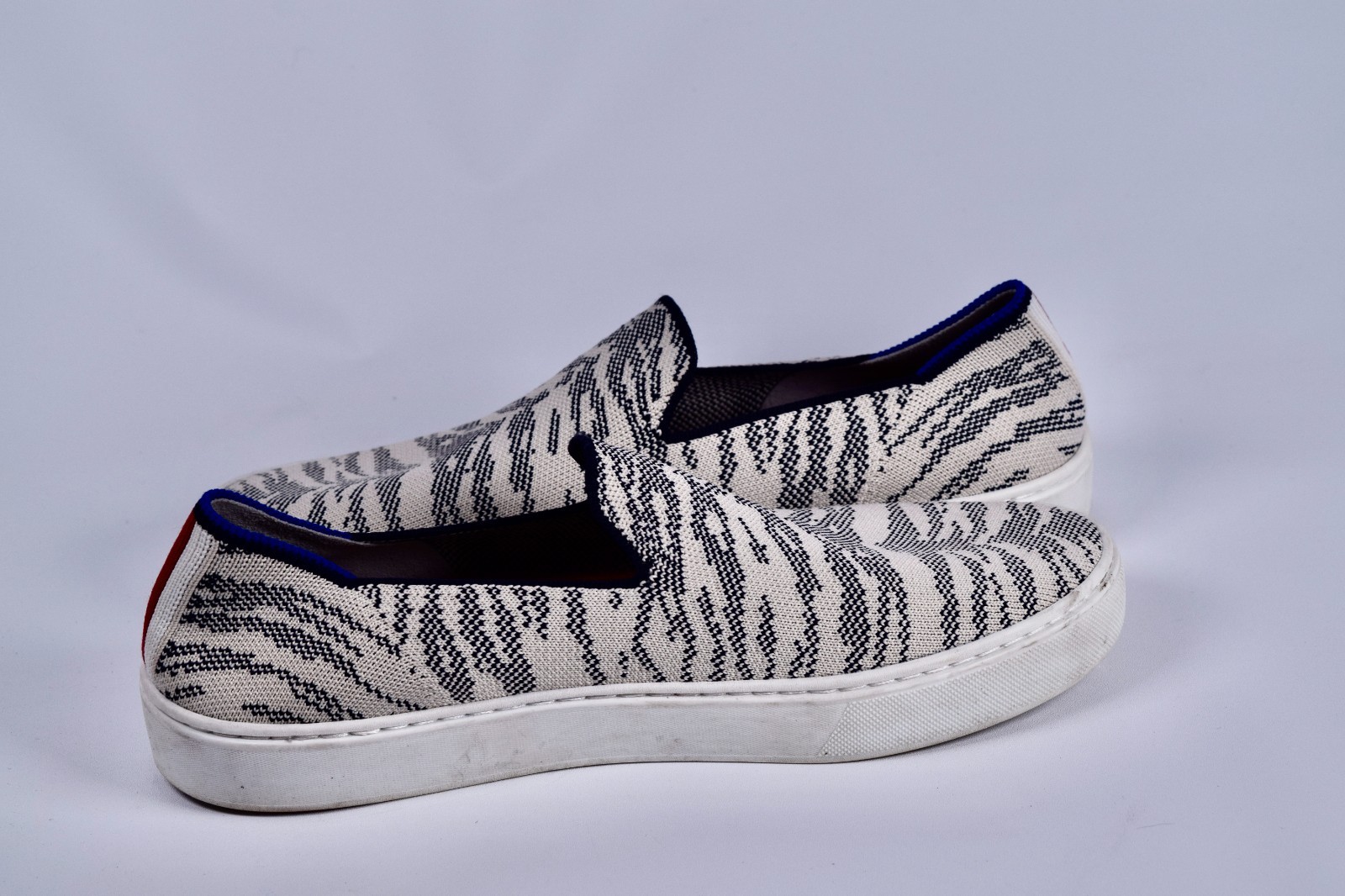Rothy’s Women’s The Original Slip On Sneaker Maritime Tiger Navy White Size 8