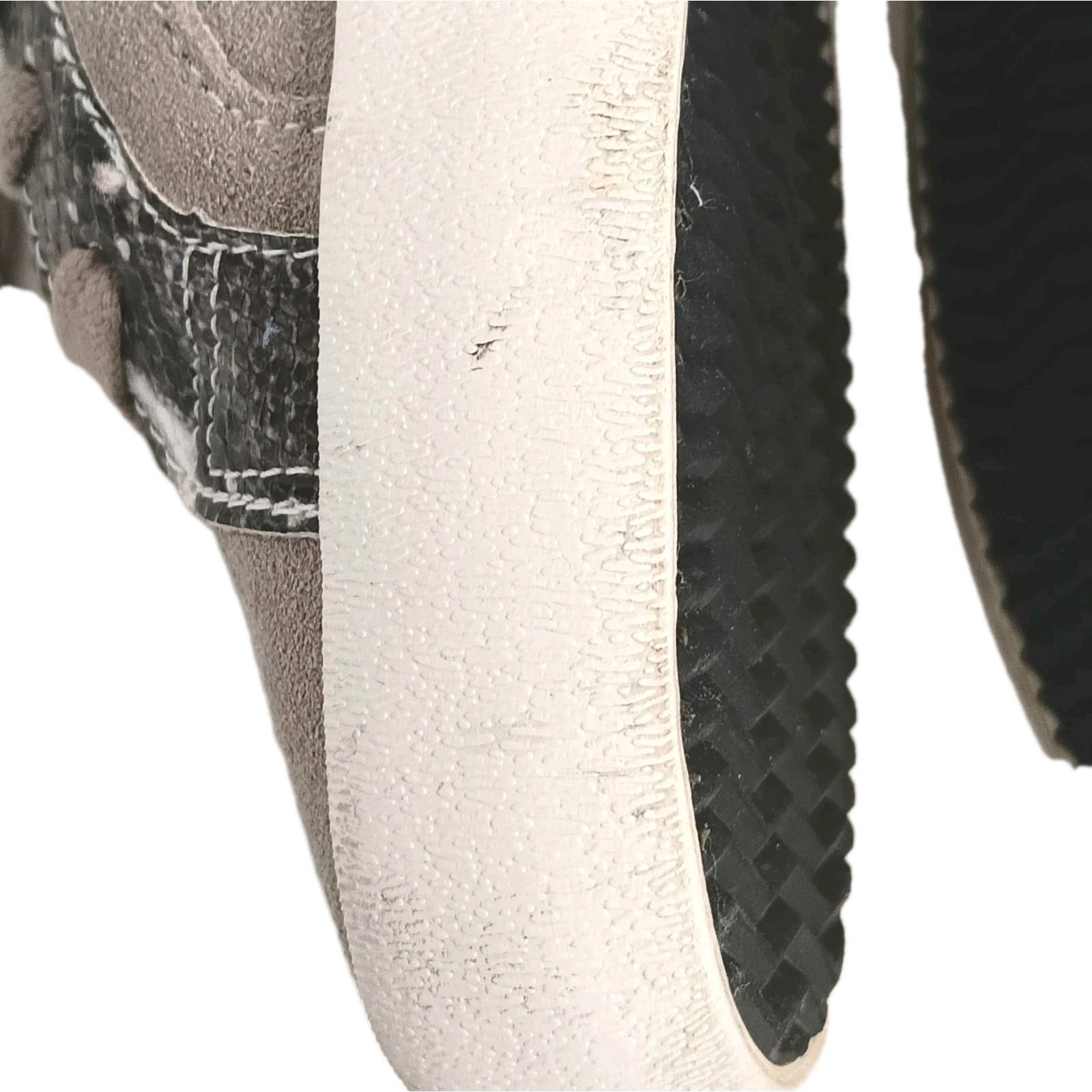 Blondo Snake Waterproof Casual Sneakers Size W 7.5 Fashionable Edgy EUC
