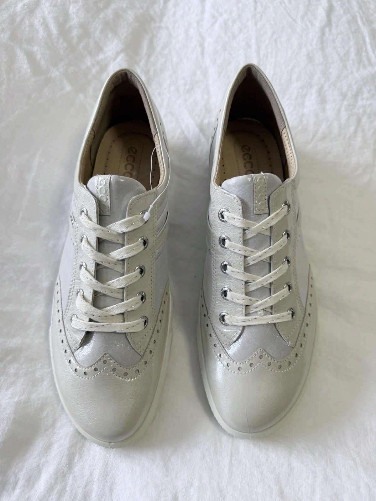 Ecco | Women’s 42 (US 11- 11.5) | Opal Silver Wingtip Spikeless Golf Shoes | EUC