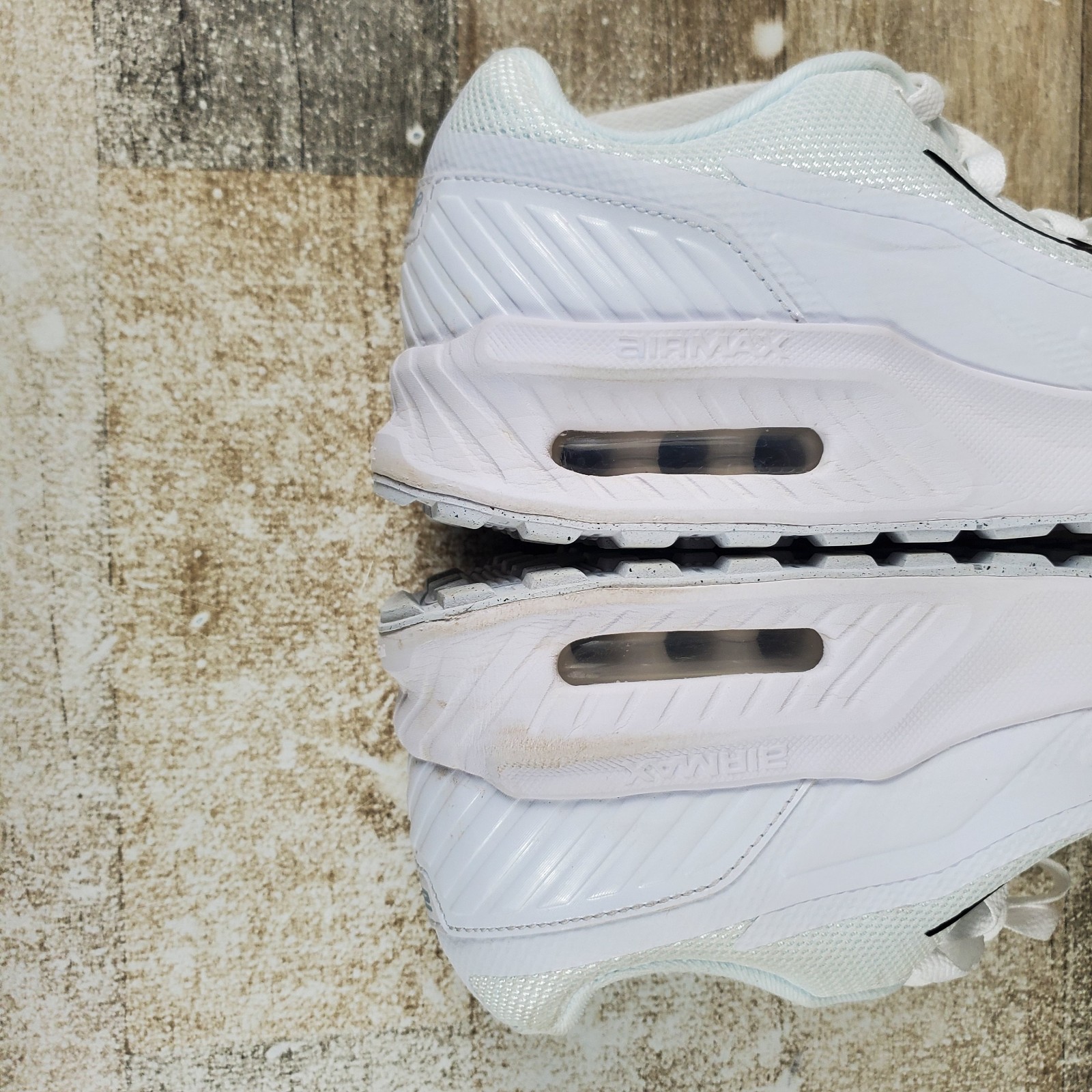 Nike Air Max Bia Womens Shoes Sz 9 White Mesh Comfort Lace Up Round Toe Sneakers