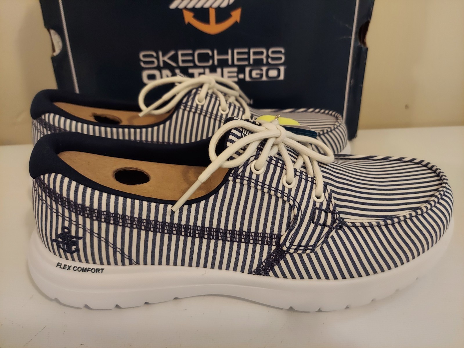 NWT Skechers Lighthouse Shoes Size 8