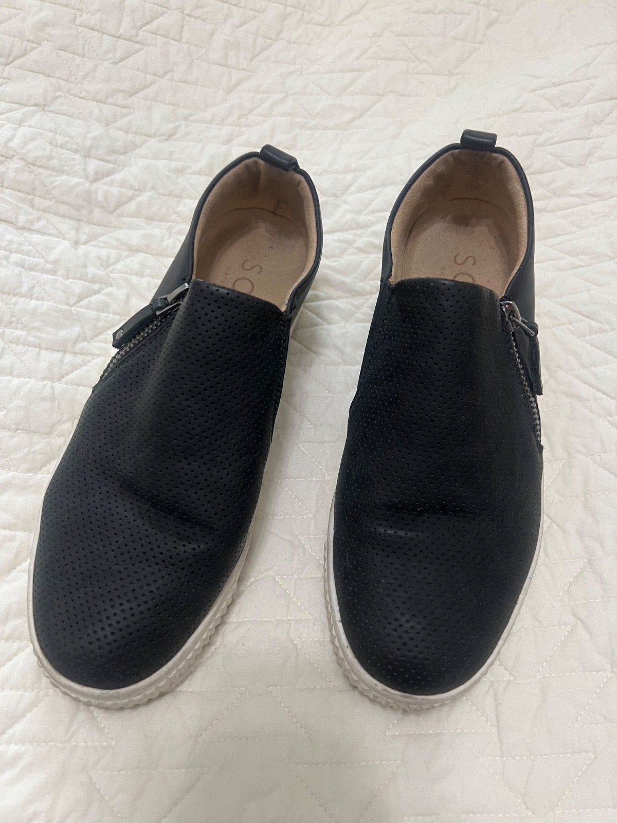 Naturalizer SOUL shoes sz 5.5 Black side zip