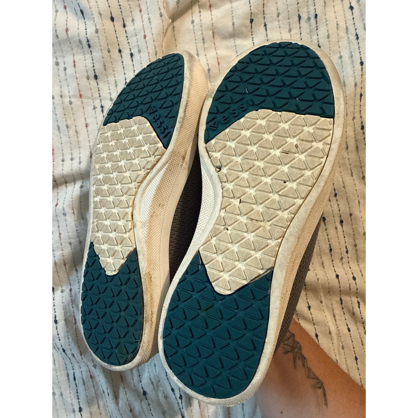 Vessi Weekend Classic Sneaker Concrete Grey Women’s Size 8 Waterproof