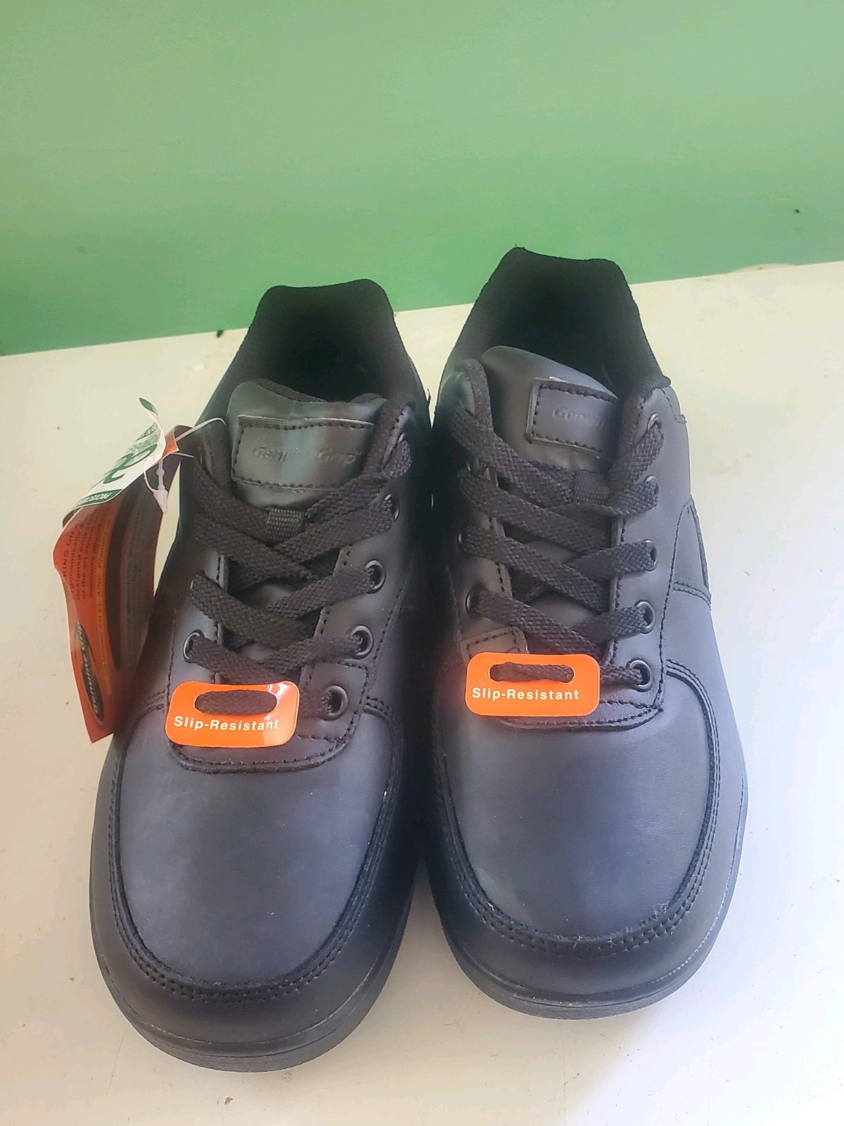 NEW Genuine Grip 210 Women’s Slip Resistant Work Shoes Black Size 6W Wide –…