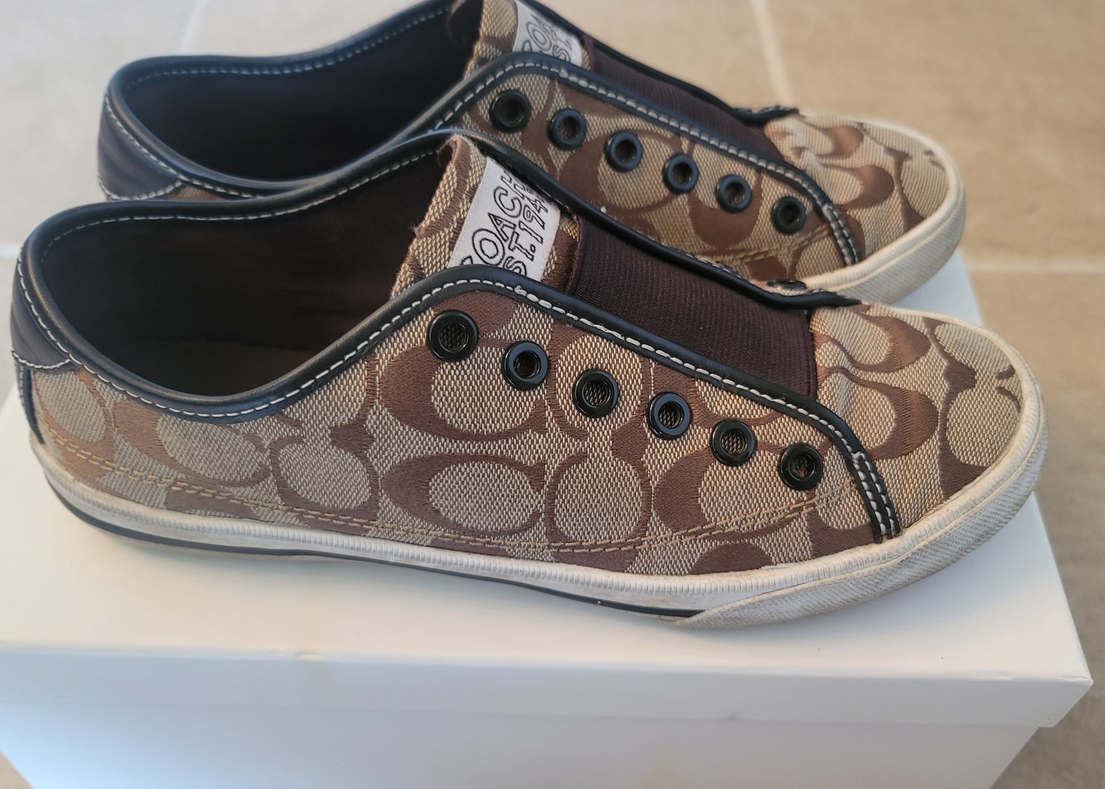 Coach Bev Signature Canvas Slip-On Sneakers Women’s 6.5 M Khaki/Chocolate A1570