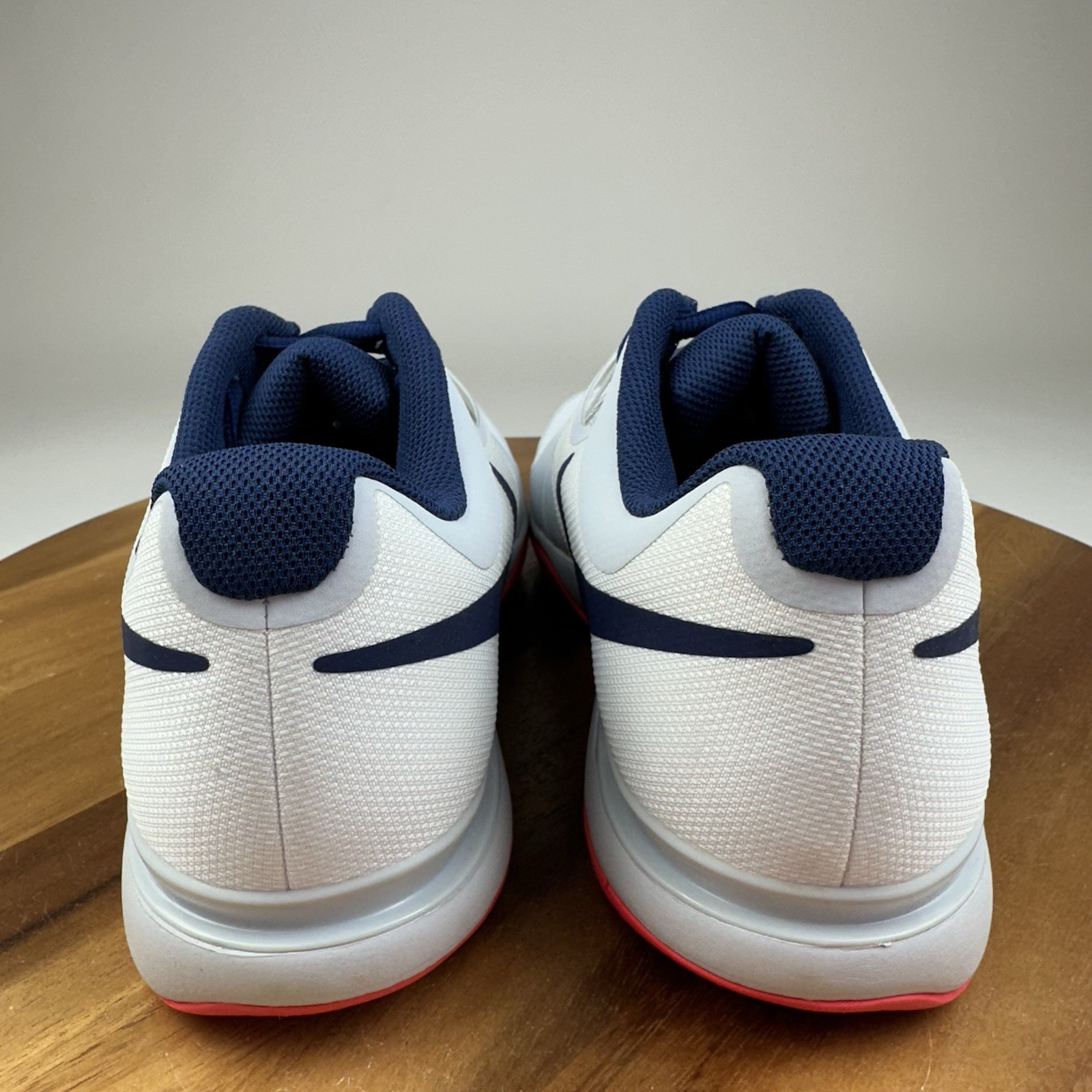 New NIB Womens Nike Zoom Vapor 9.5 Tour White Athletic Tennis Sneakers Size 11.5