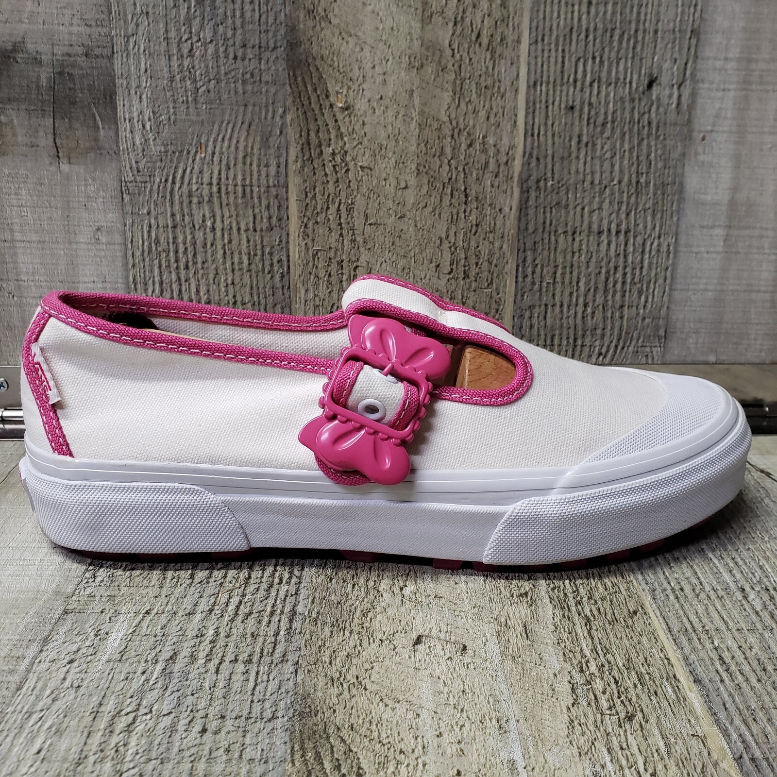 Vans x Barbie™ Style 93 DX Mary Jane Skate Shoe – White Womens 8 Excellent Cond.