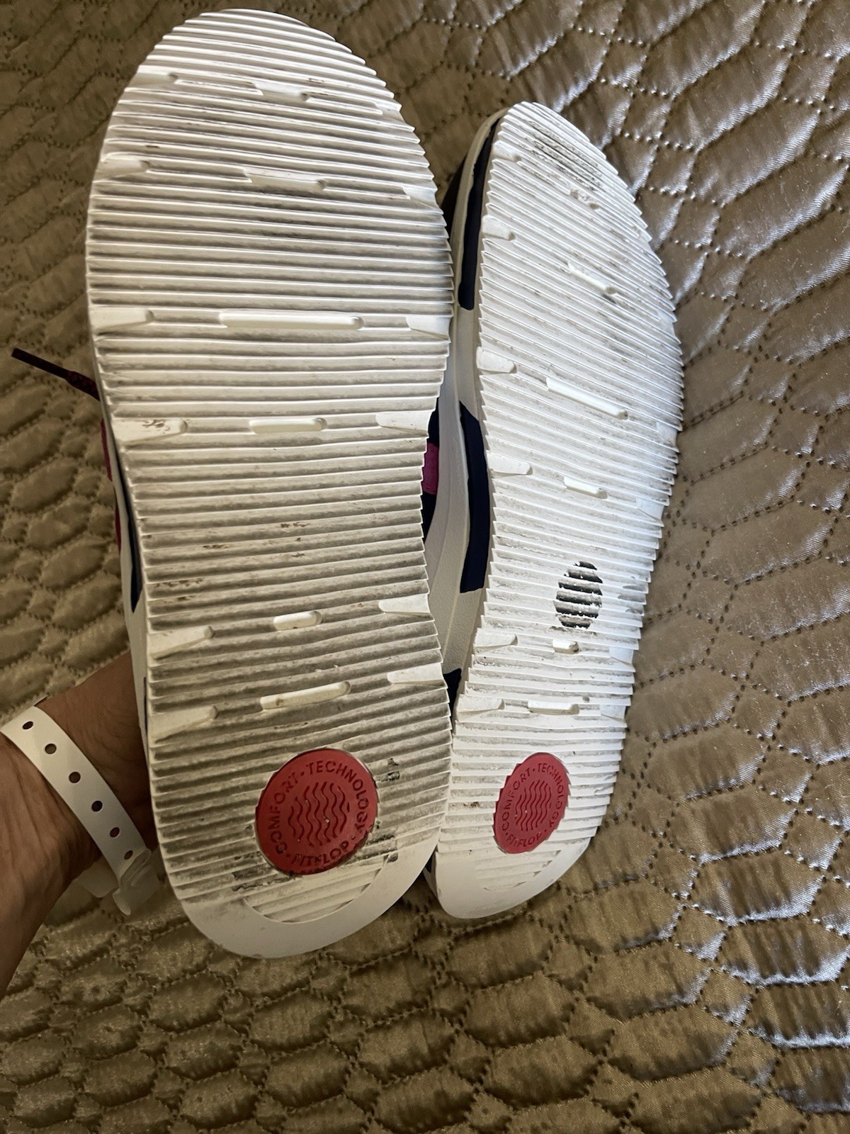 fitflop womens size 7.5 Carrita sneakers. blue/purp fabric/suede. ex cond