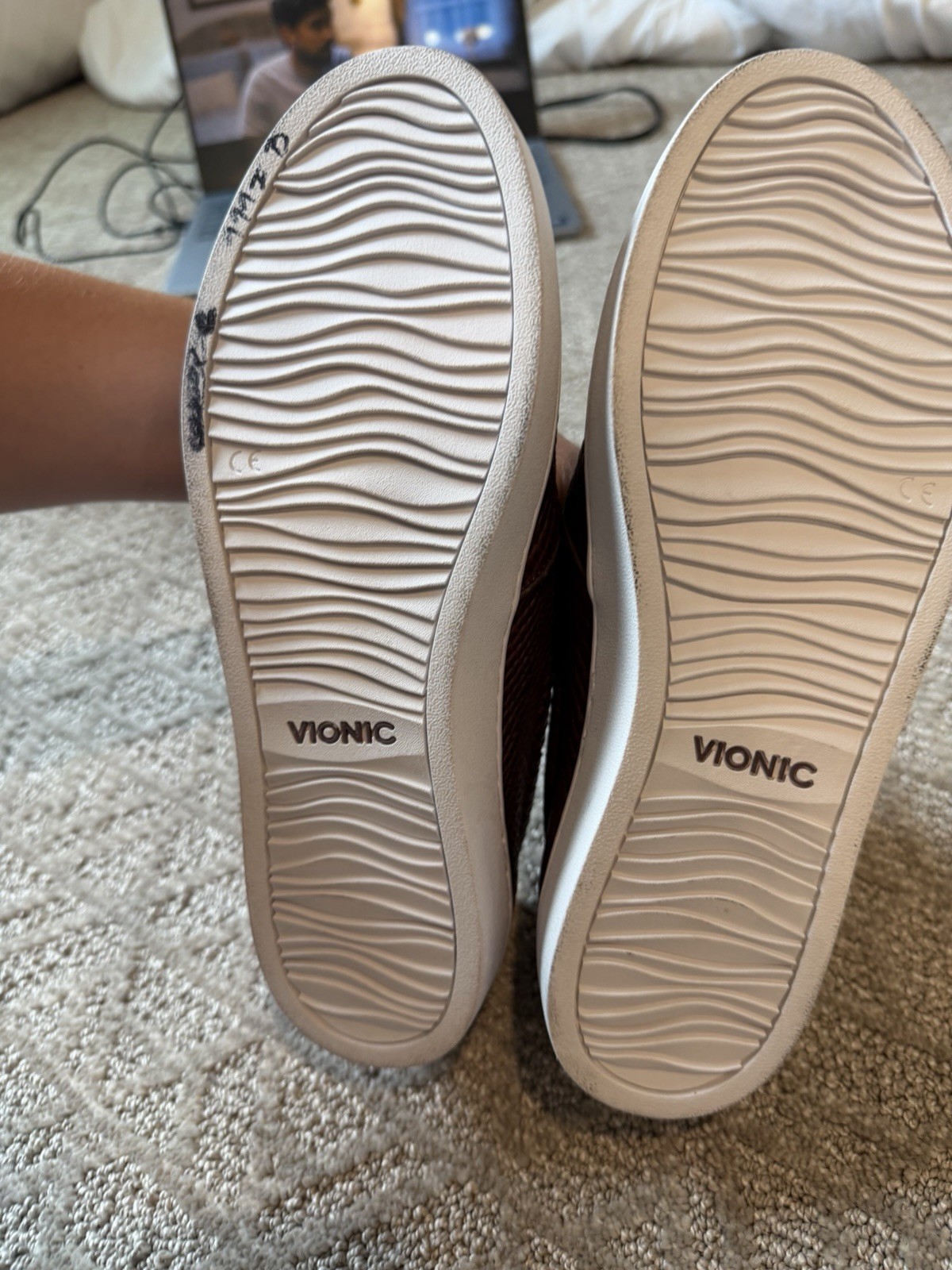 Vionic Women’s Burgundy Snake Skin Slip-On Comfort Shoes 8 M White Sole NWD