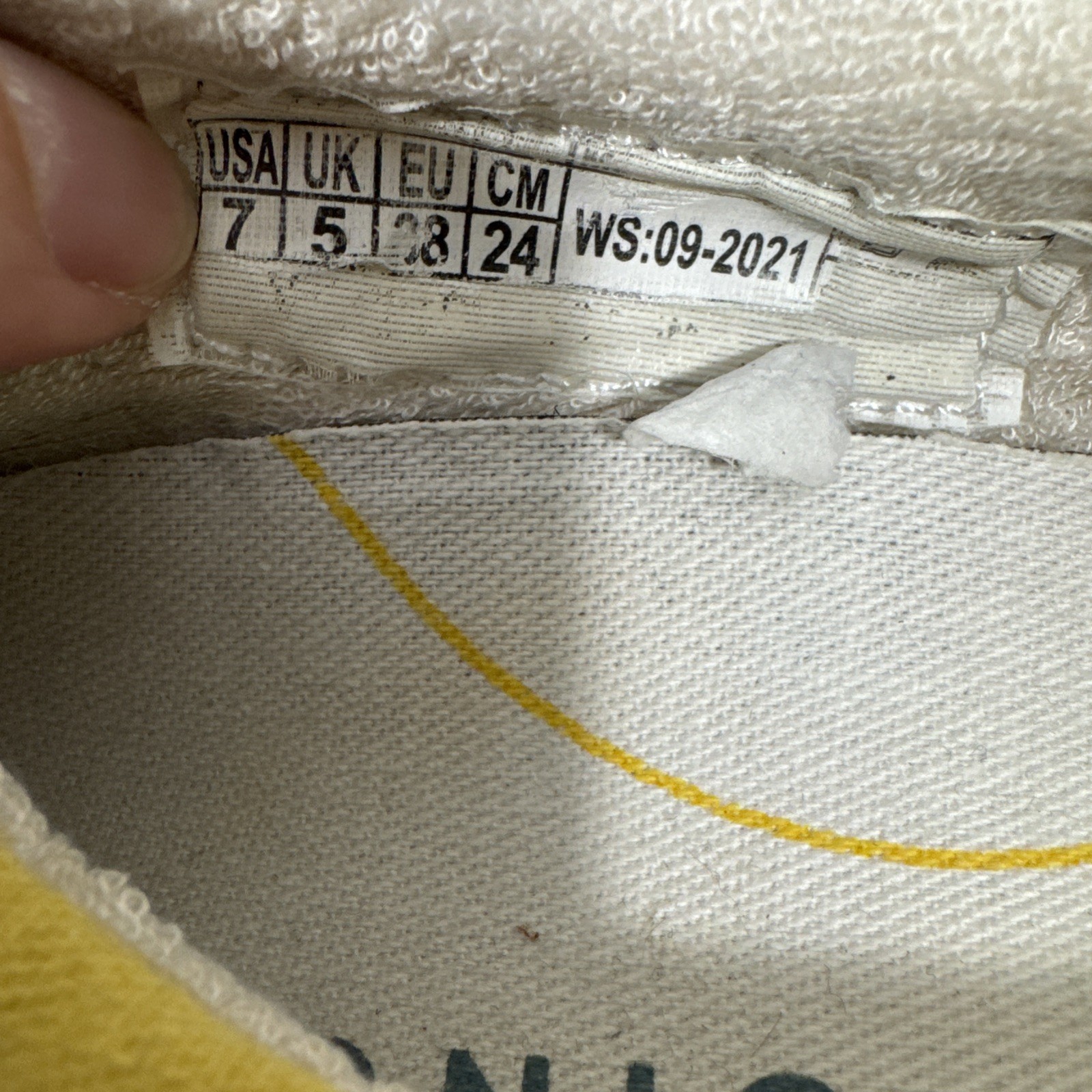 Vionic Beach Noosa Slip On Sneakers Women’s 7 Yellow Canvas Casual Comfort Shoes