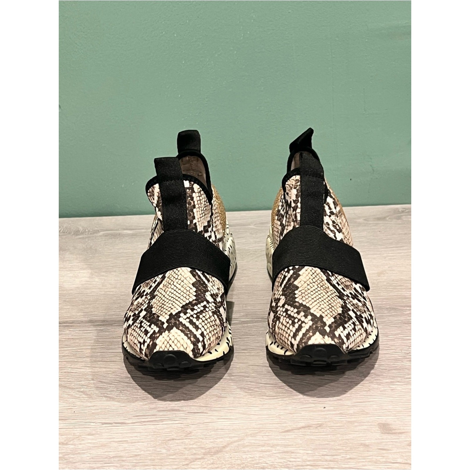 Steve Madden Multi Print Gold Sparkle Slip On Sneakers Women’s Size 5.5