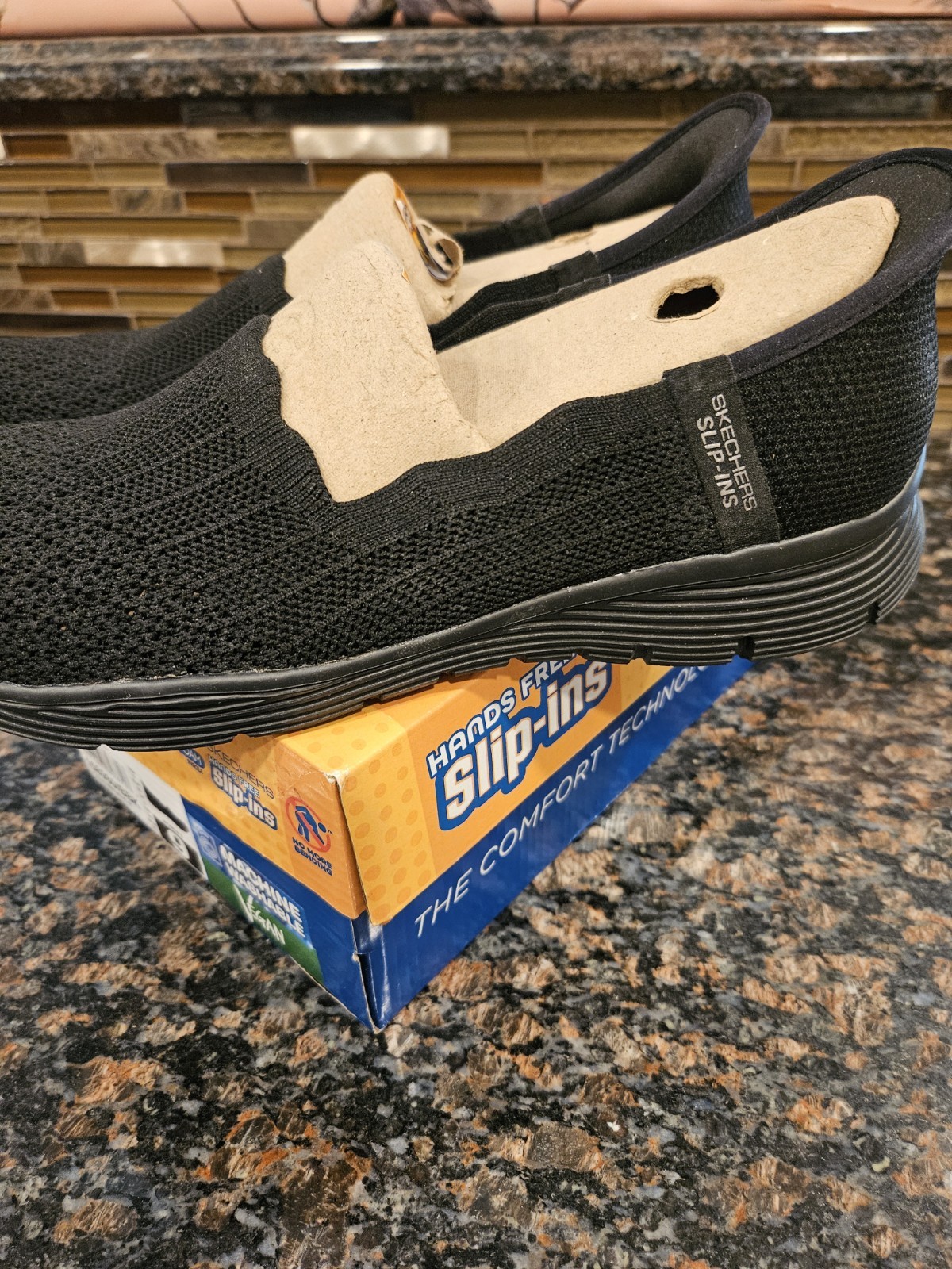Skechers Hands Free Slip-in Shoe Women’s 9 Black Seager Believe It Memory Foam