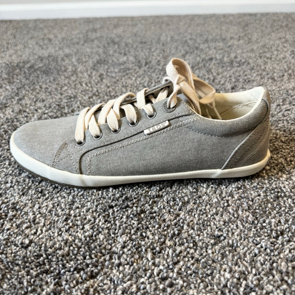 Women’s Taos Footwear “Star” Sneakers Gray Washed Canvas Size 9