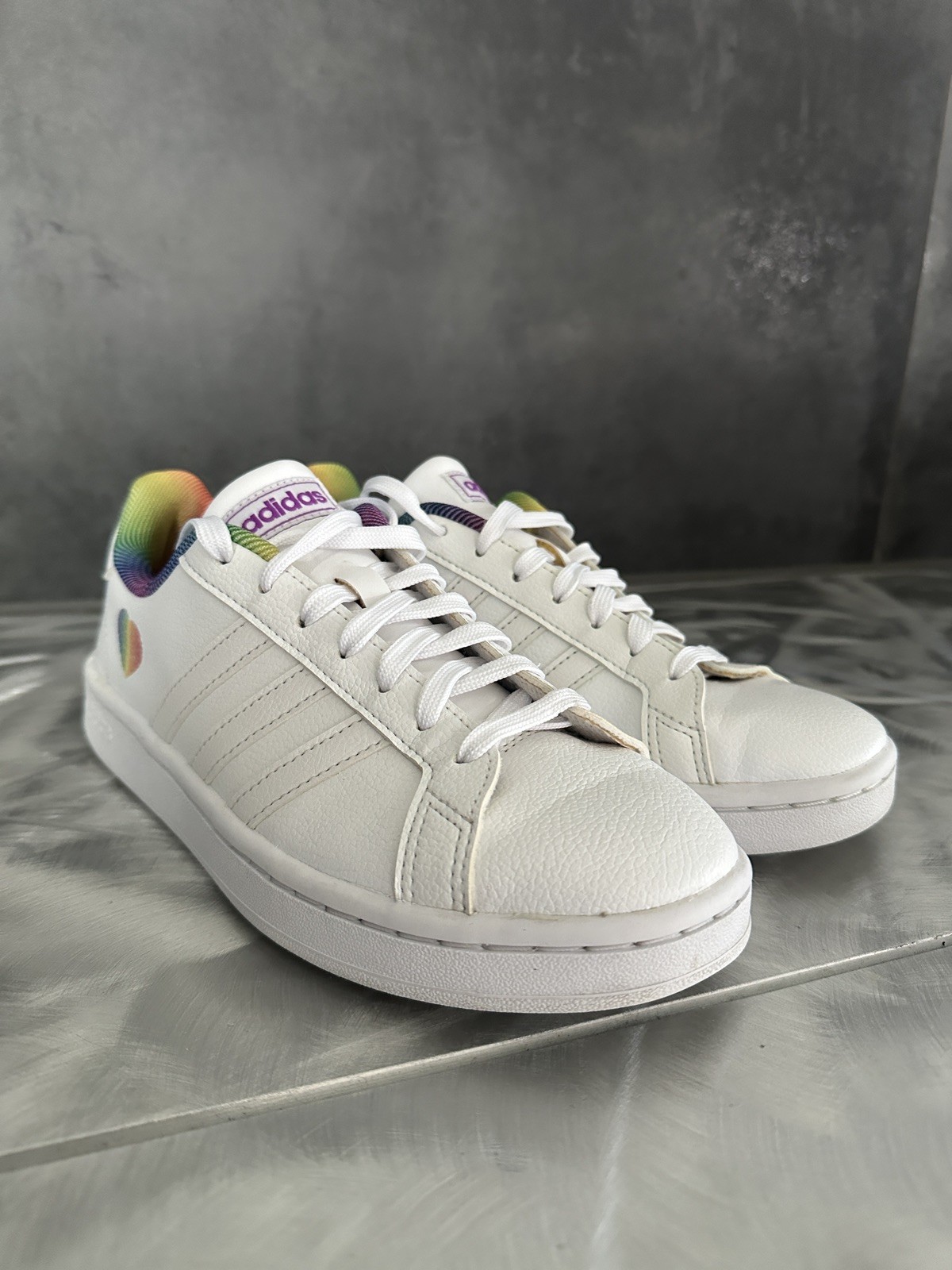 ADIDAS GRAND COURT PRIDE SNEAKERS 6.5 WOMENS WHITE RAINBOW WOMENS CLOUDFOAM
