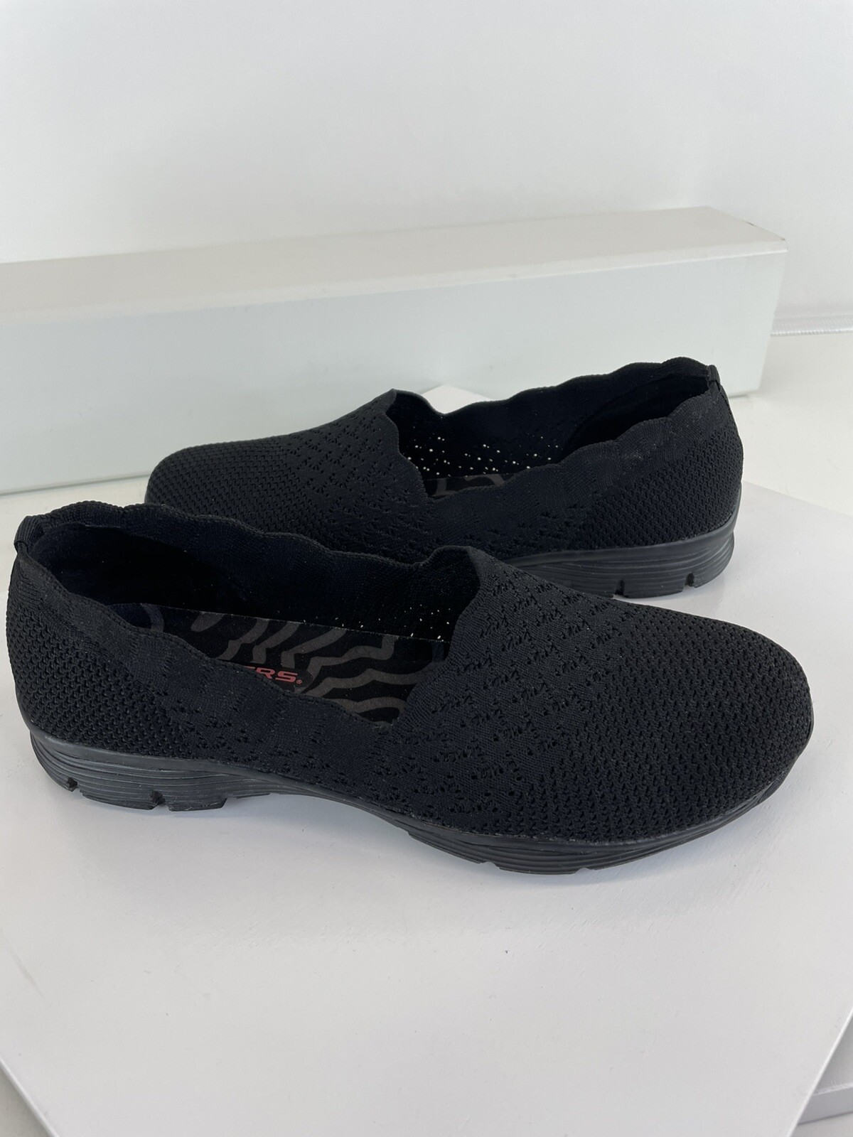 Skechers Womens Sz 8.5 Black Mesh Classic Fit Air Cooled Slip On Shoes SN49481