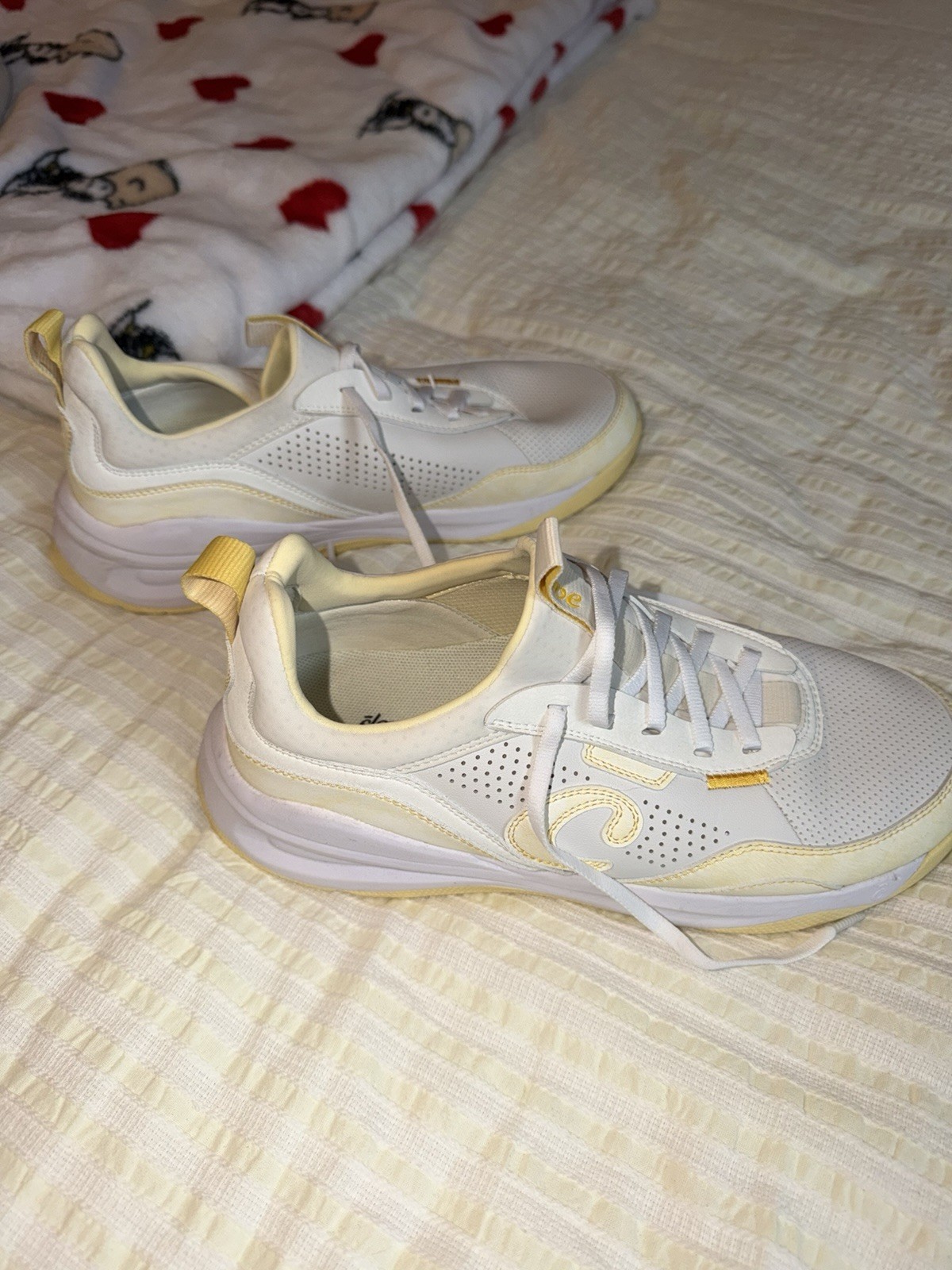Clove Women’s Size 8.5 Nursing Comfort Sneakers, cream and yellow