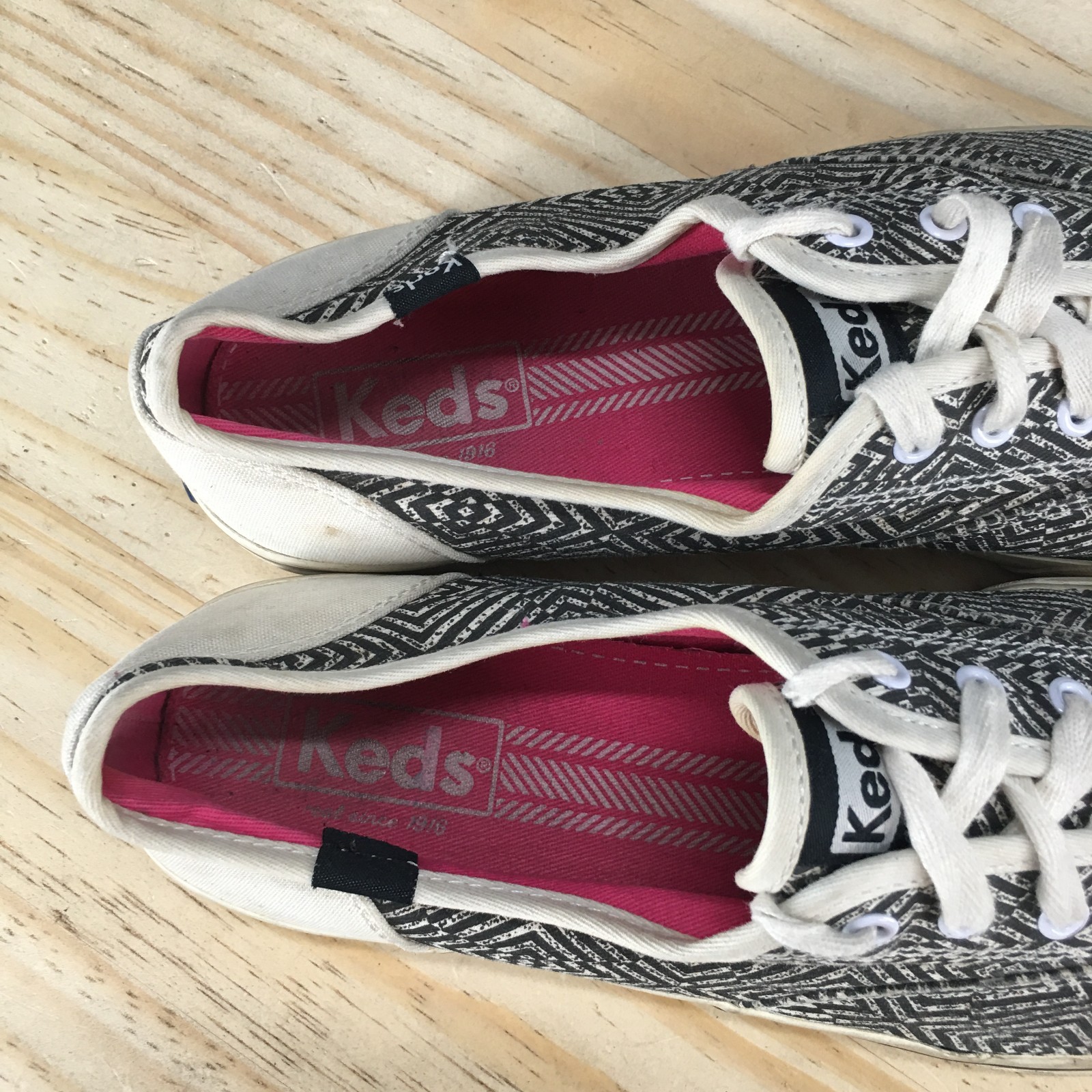 Keds Shoes Womens 8 Geometric Print Casual Sneakers Black Canvas Low WF48285