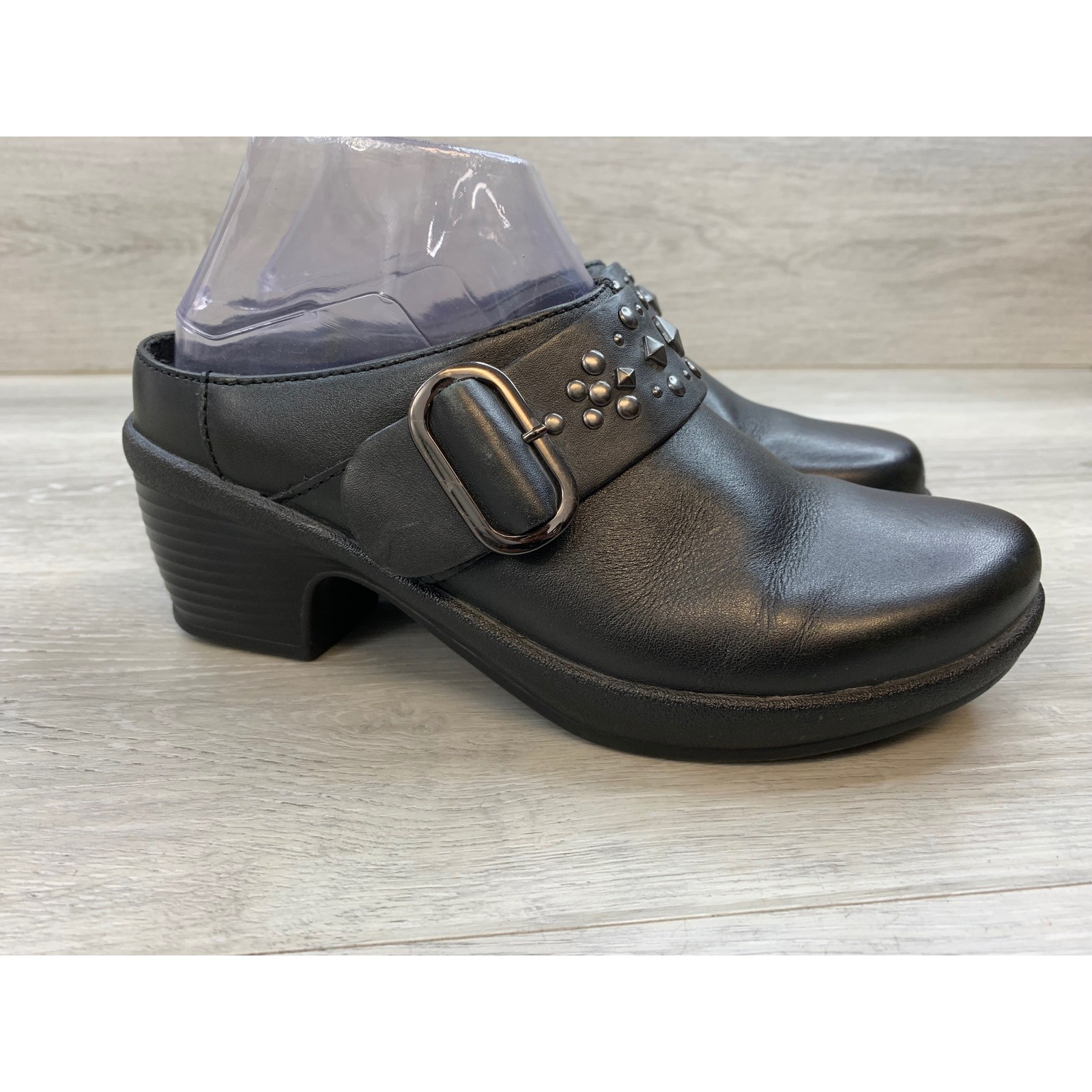 Klogs Women’s Black Leather Studded Buckle Mules Clogs Slip Resistant 8 Shoes