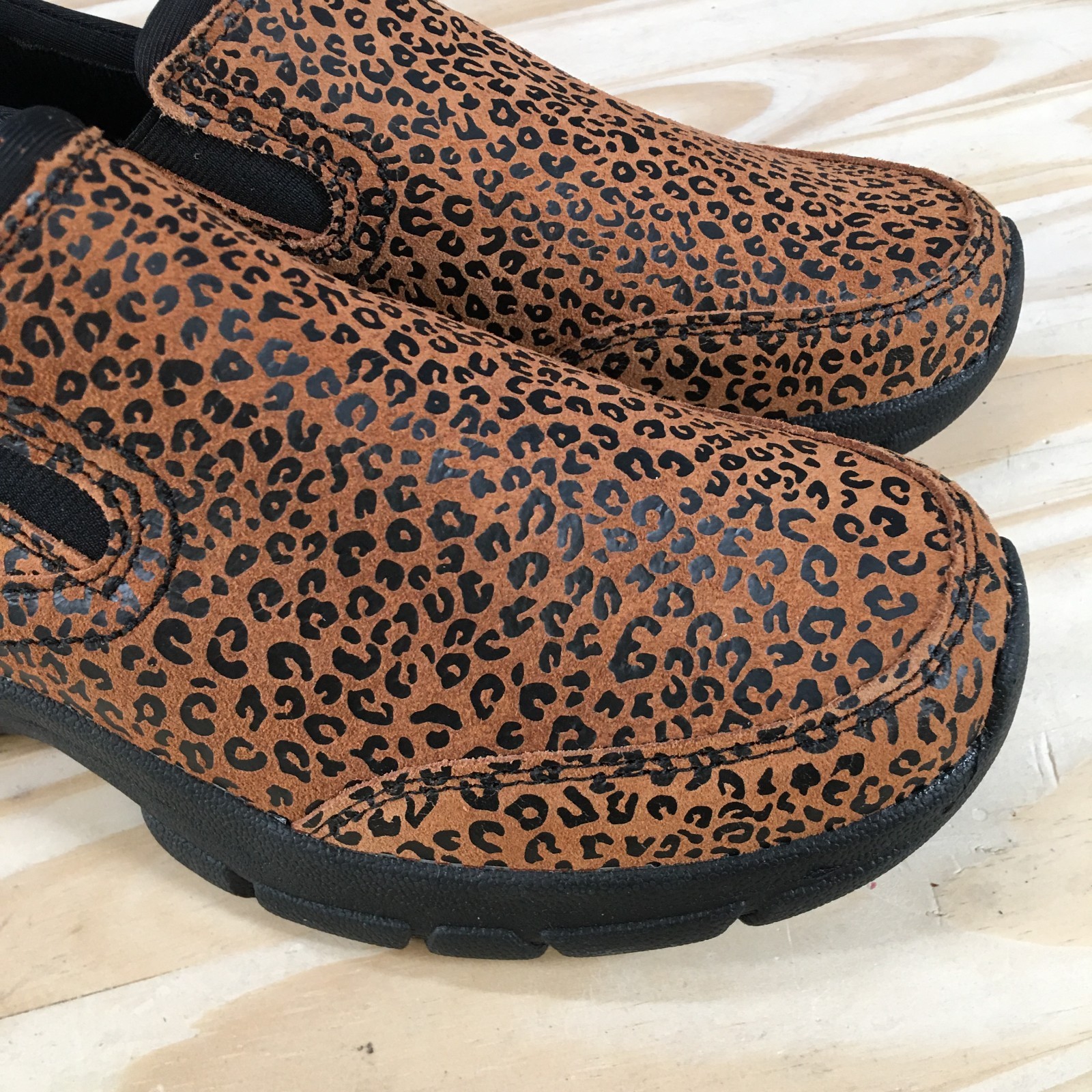 Lands End Shoes Womens 6 B Slip On Brown Leopard Print Comfort Casual Low Top