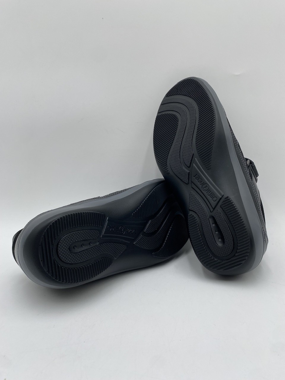OrthoFeet BREEZE Women’s NEW Slip-on Walking Shoes Black Multiple Sizes